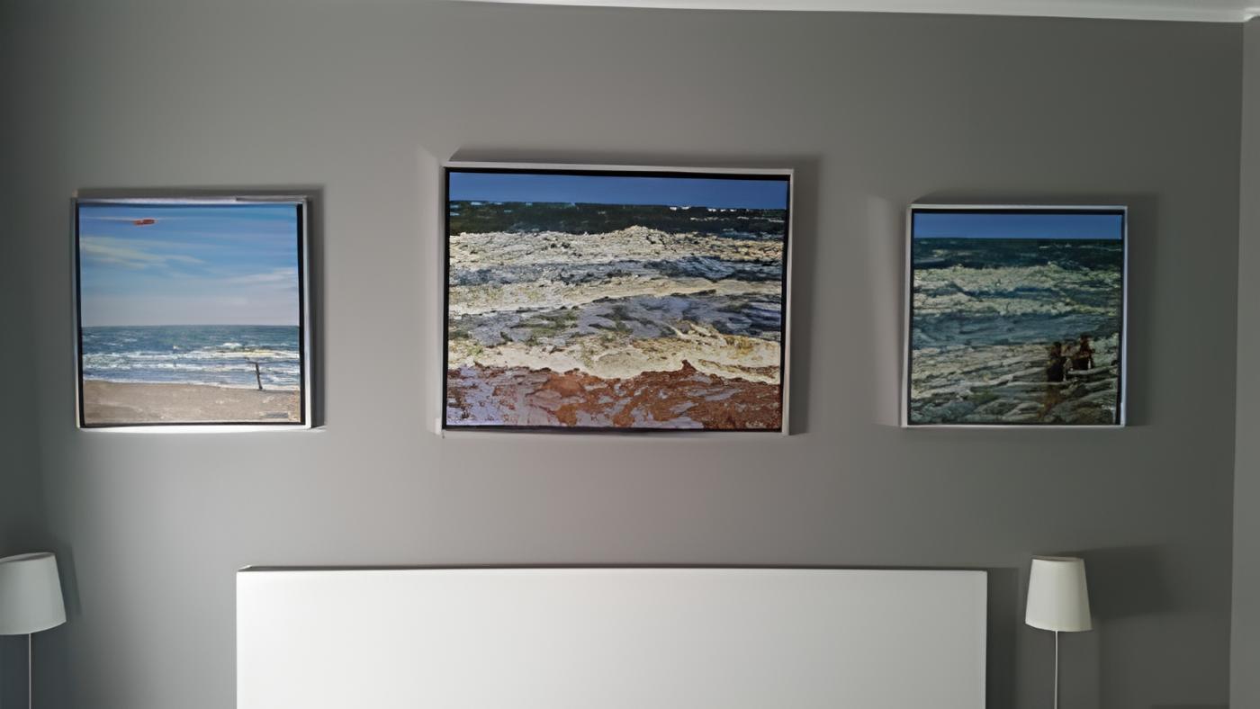 En esta exuberante creación acrílica, intenté captar la esencia de la alegre libertad. La figura se encuentra en la cúspide de la tierra y el mar, inmersa en la danza del viento y las olas. Cada pincelada impregna de movimiento el paisaje marino