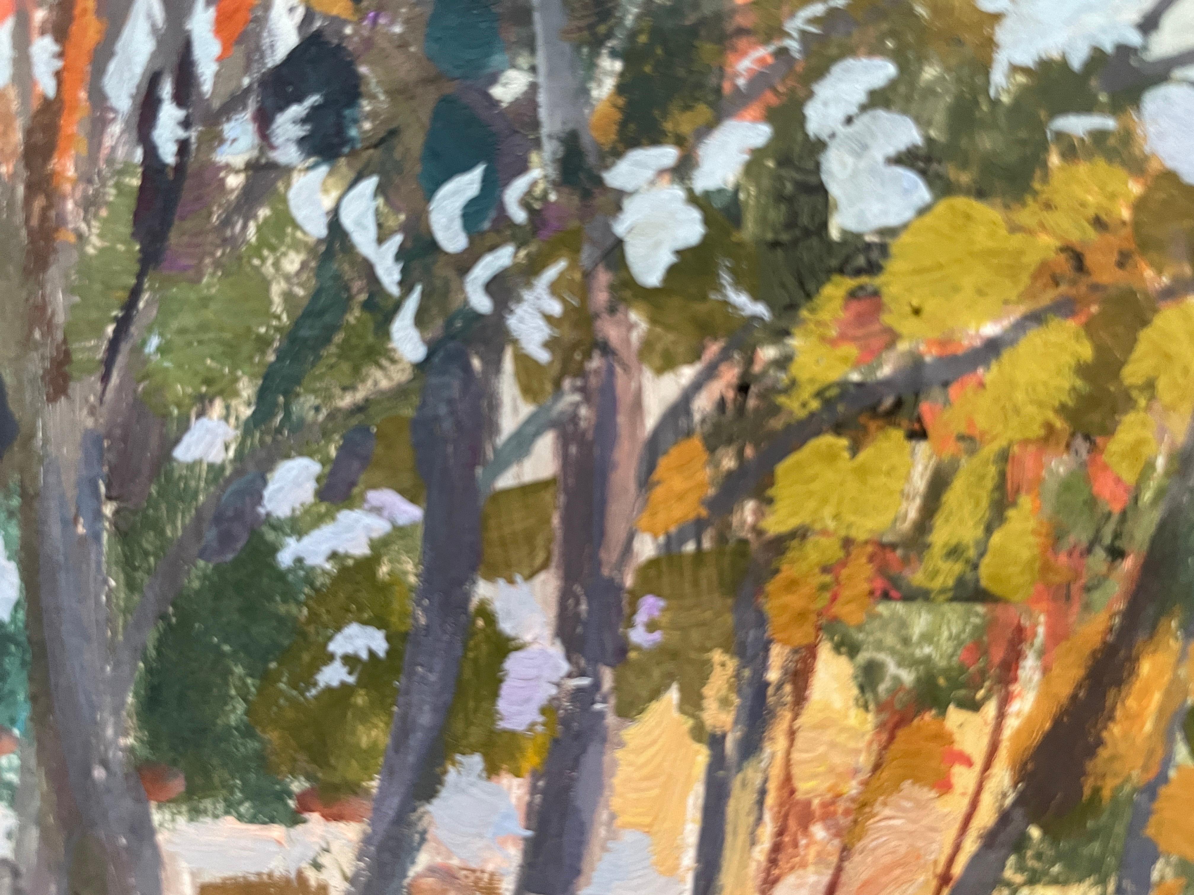 Questo affascinante dipinto di paesaggio immerge lo spettatore in un ambiente naturale sereno, catturando l'essenza di una foresta tranquilla immersa nella luce del tardo pomeriggio. L'opera d'arte presenta un gioco dinamico di colori, con uno