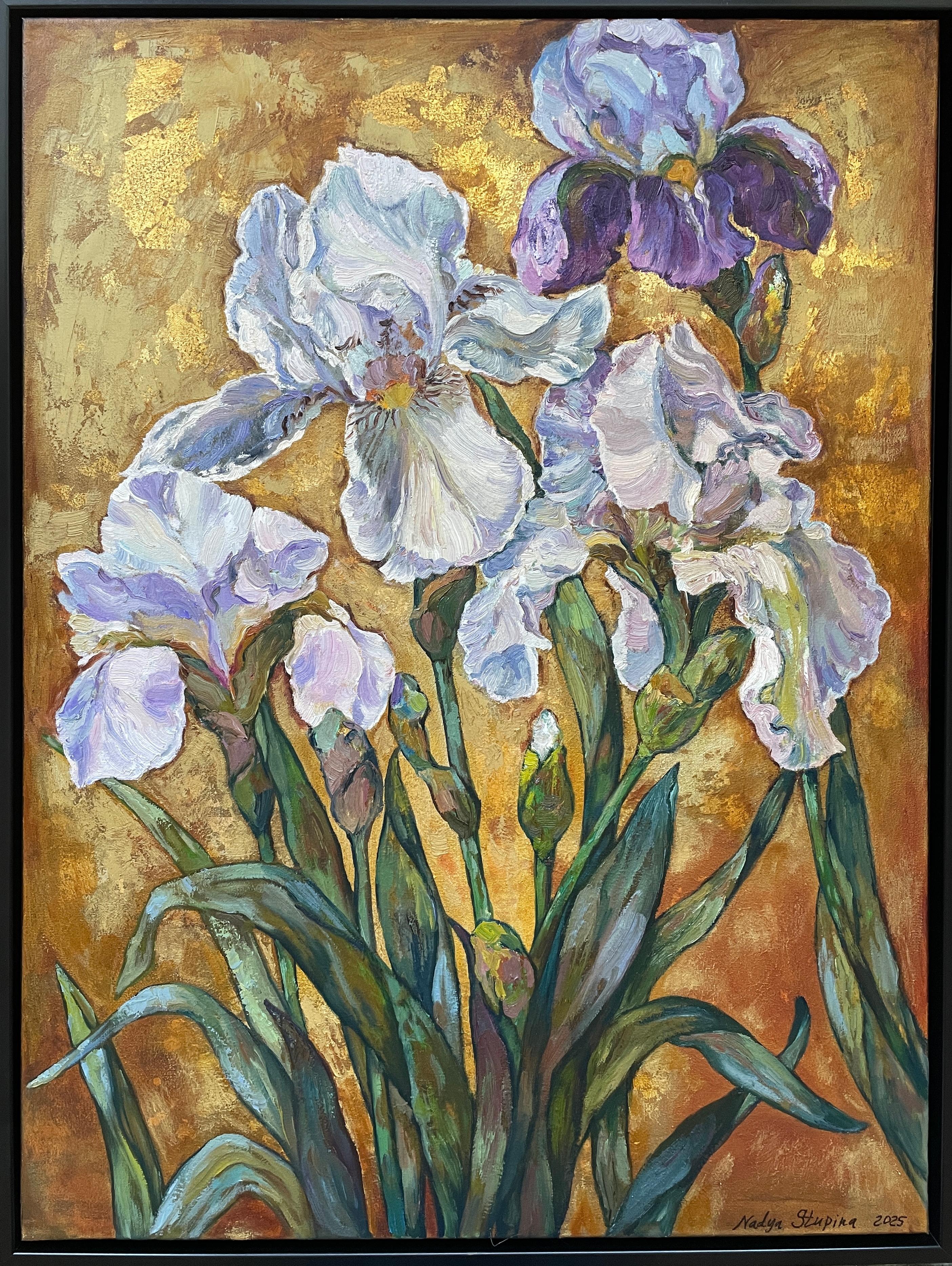 Nadezda Stupina Still-Life Painting – Goldene Serie Schwertlilien . Gemälde, Öl auf Leinwand, Vertikal, Neu, 80x60 cm. Gerahmt