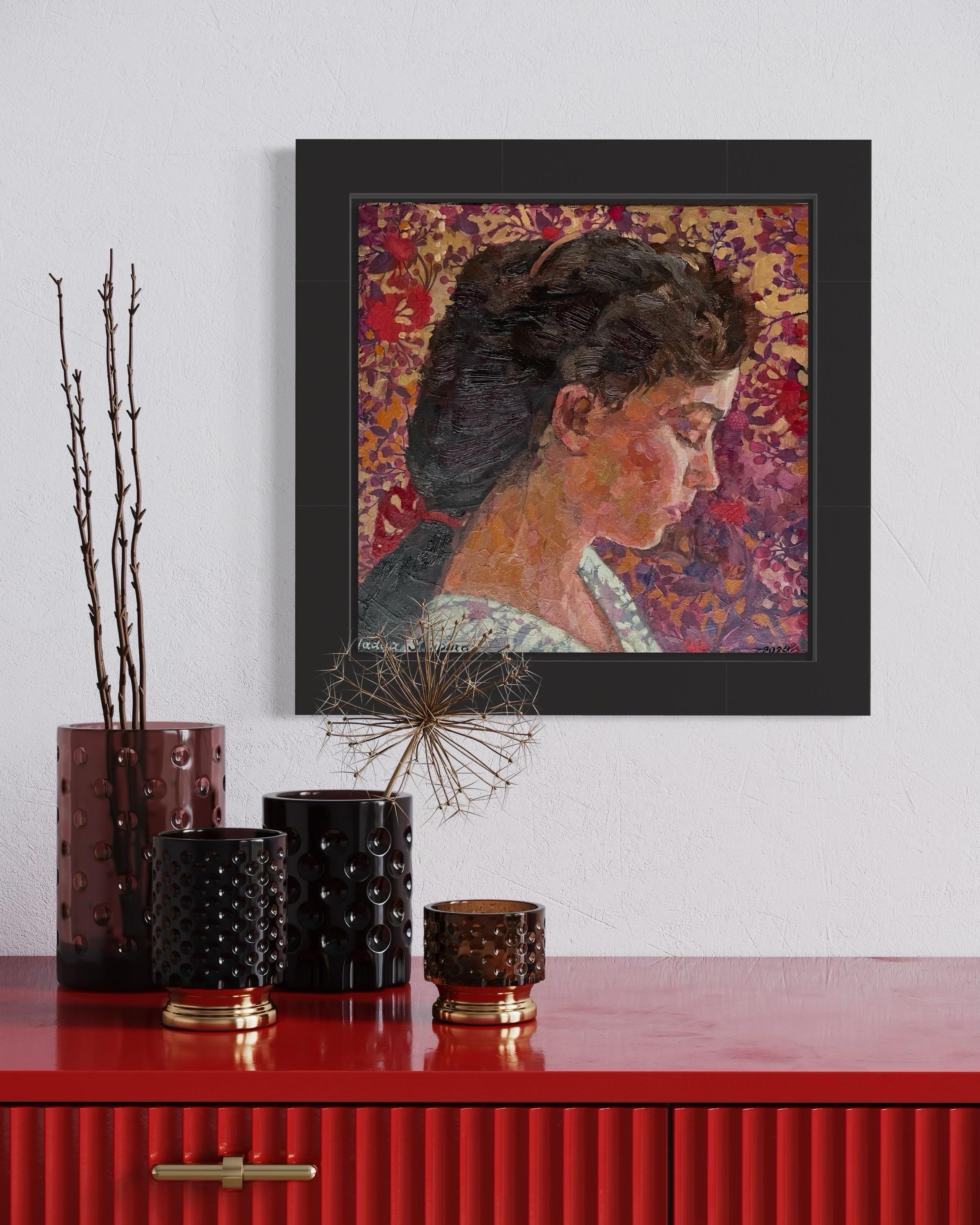 Quest'opera d'arte è un ritratto ipnotico che mette in mostra un delicato gioco di colori e texture. Il profilo di una giovane donna è catturato in serena contemplazione, i suoi lineamenti sono resi con meticolosa precisione. I suoi capelli scuri