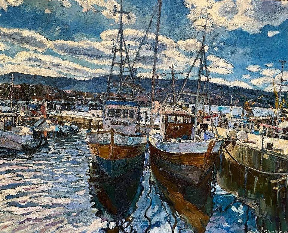Nadezda Stupina Landscape Painting - Tory and Anny waiting for travel. Harbour. Boats. Large oil painting . Frame