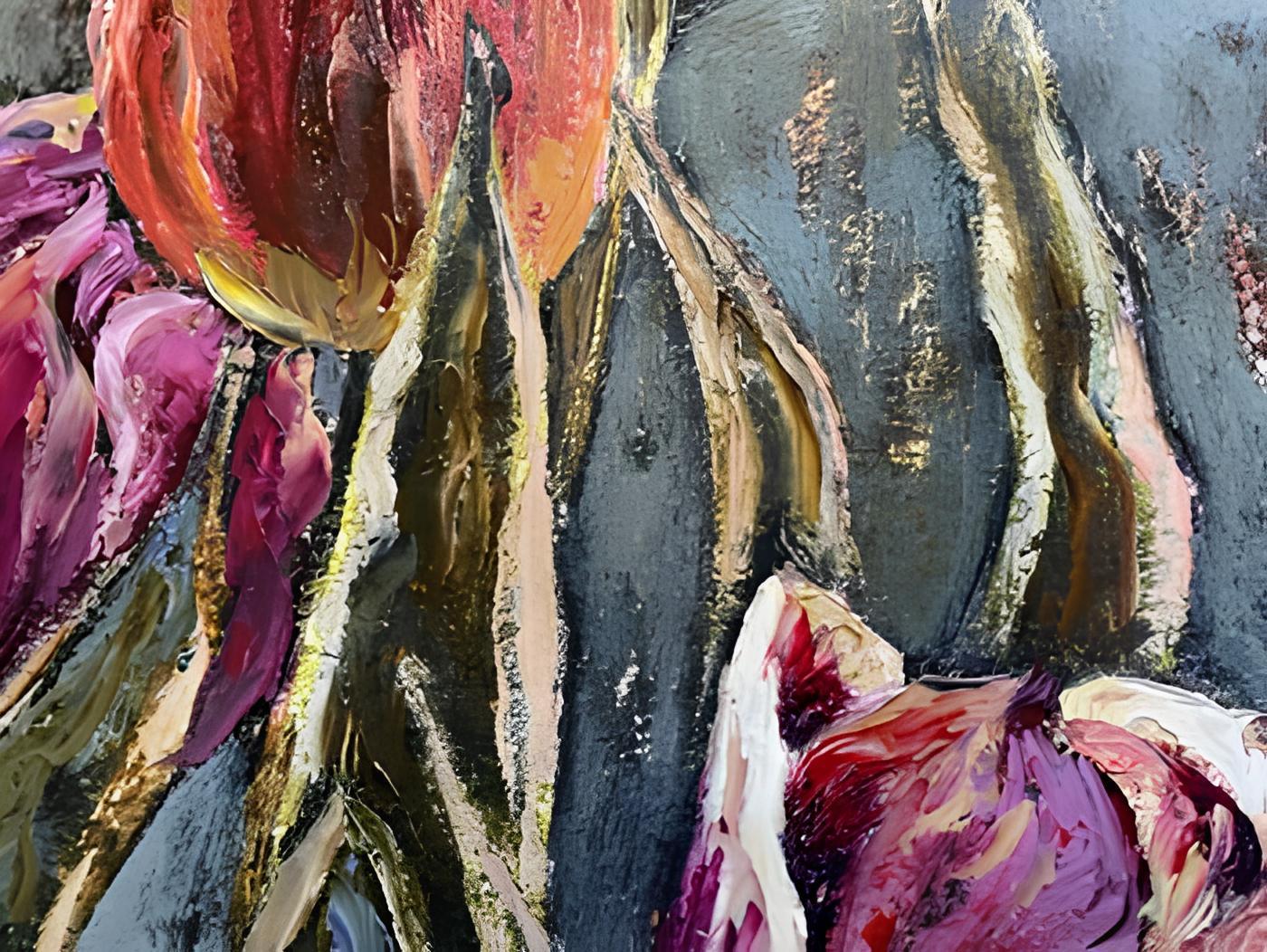 En esta obra de arte, he canalizado emociones profundas para captar la resistencia y la belleza de los tulipanes que se yerguen vívidos sobre un fondo de textura rugosa. Utilizando óleo y lápices de colores, he mezclado las técnicas de las bellas