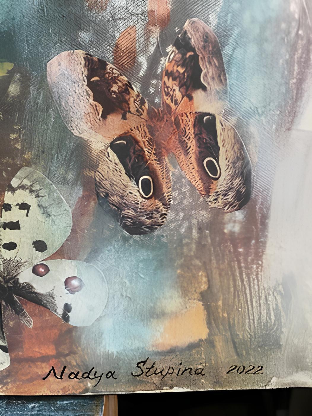 En créant cette pièce, j'ai cherché à capturer l'essence de l'émerveillement enfantin et la danse enchanteresse de la vie. À travers des couches d'acrylique, de collage et d'encre, j'ai créé un royaume figuratif où la fantaisie et le style des