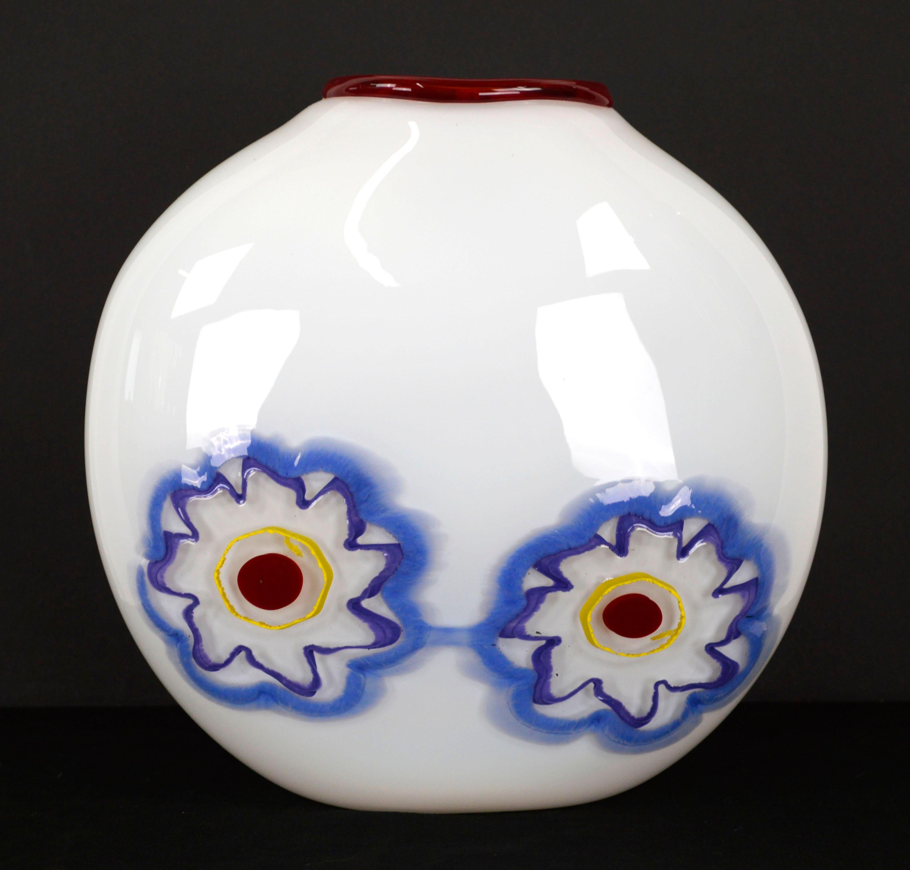 Vaso di vetro soffiato a mano di Nadine Saylor, Flower Power In condizioni buone in vendita a Soquel, CA