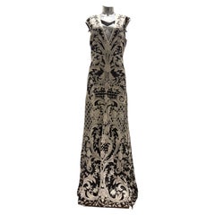 Naeem Khan SS 2006 Vestido de malla negra con estampado blanco