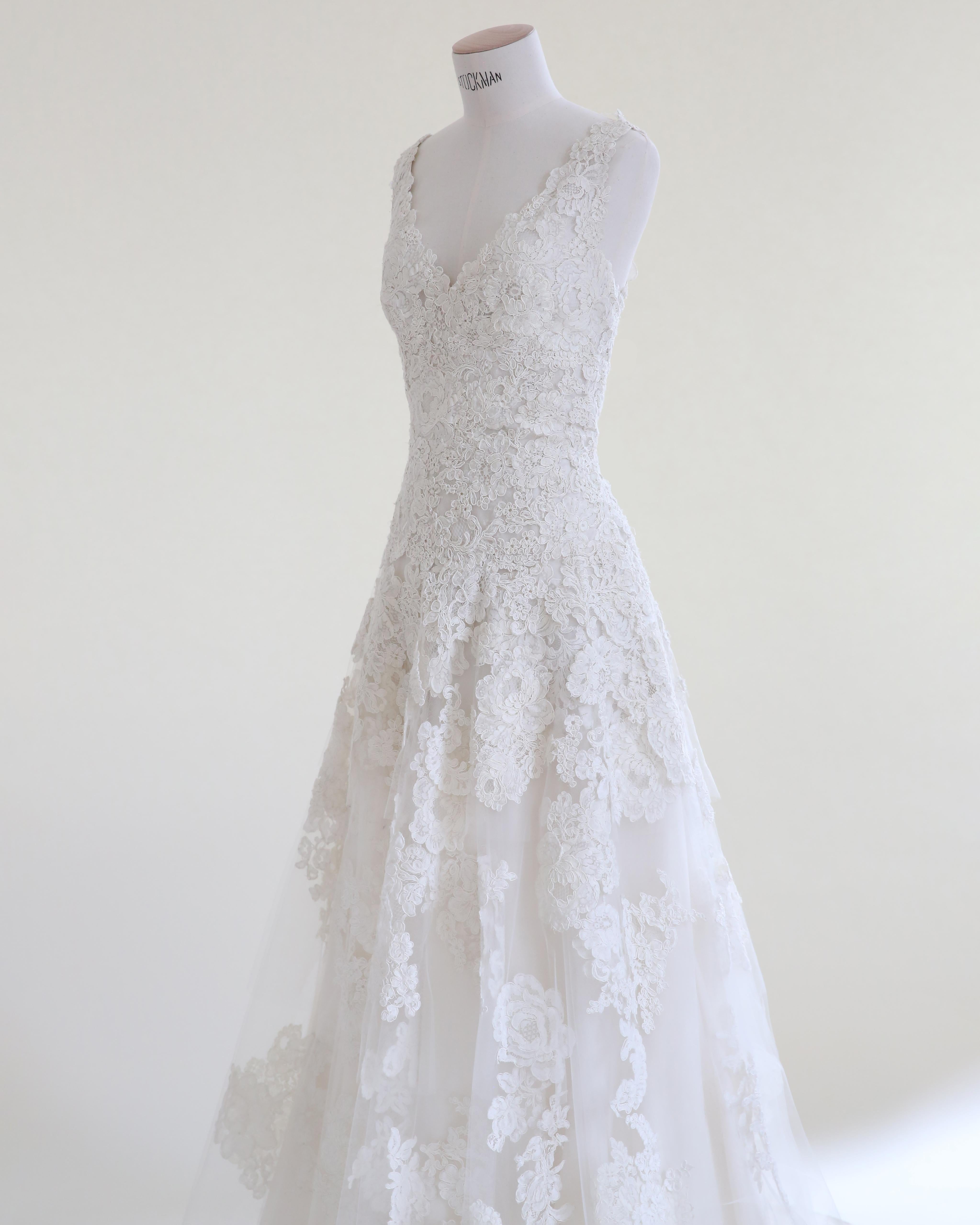 Naeem Khan vintage lace sheer ivory floral embroidered train wedding dress gown For Sale 6