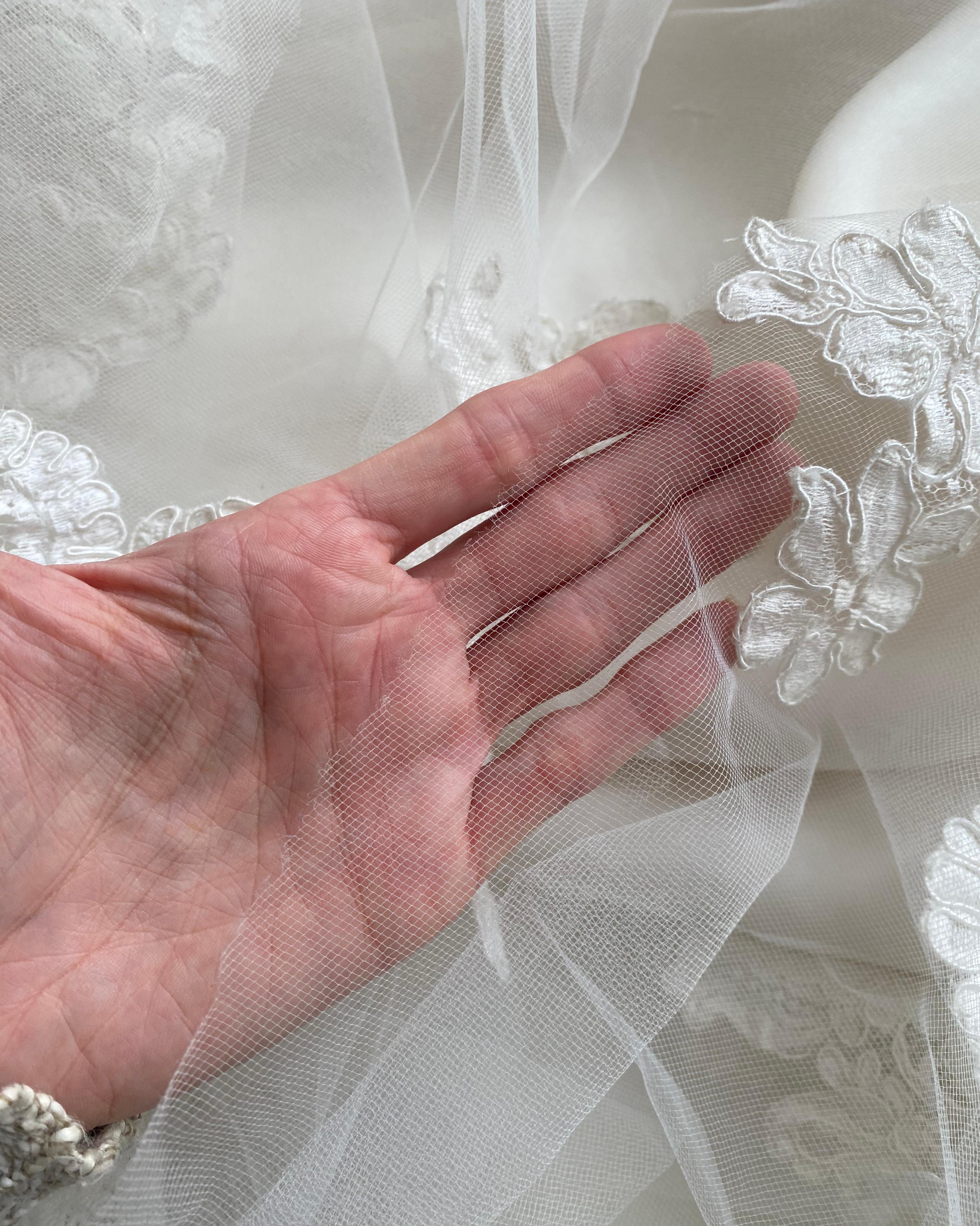 Naeem Khan vintage lace sheer ivory floral embroidered train wedding dress gown For Sale 13