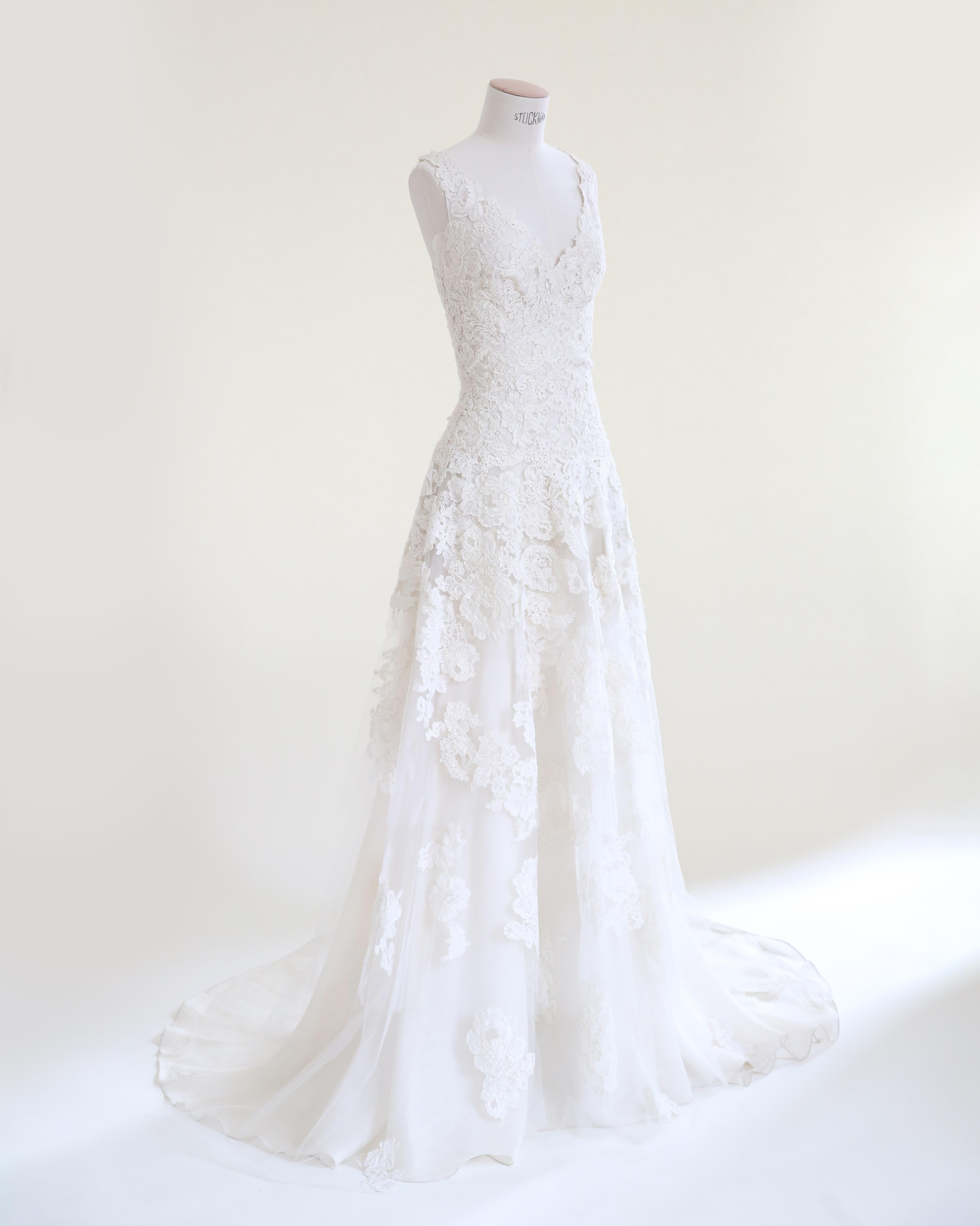 Naeem Khan vintage lace sheer ivory floral embroidered train wedding dress gown In Fair Condition For Sale In Milano, Lombardia
