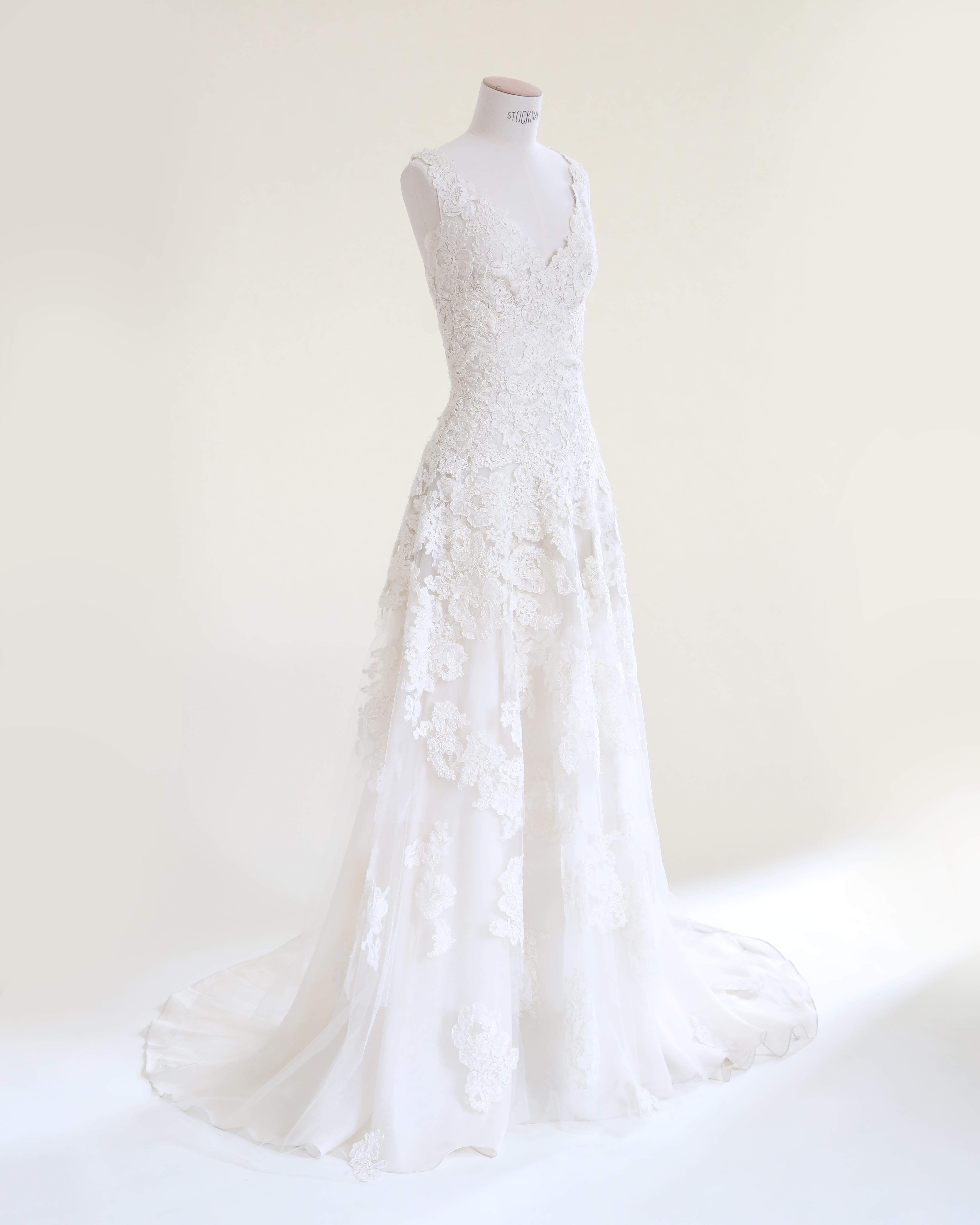 Women's Naeem Khan vintage lace sheer ivory floral embroidered train wedding dress gown For Sale