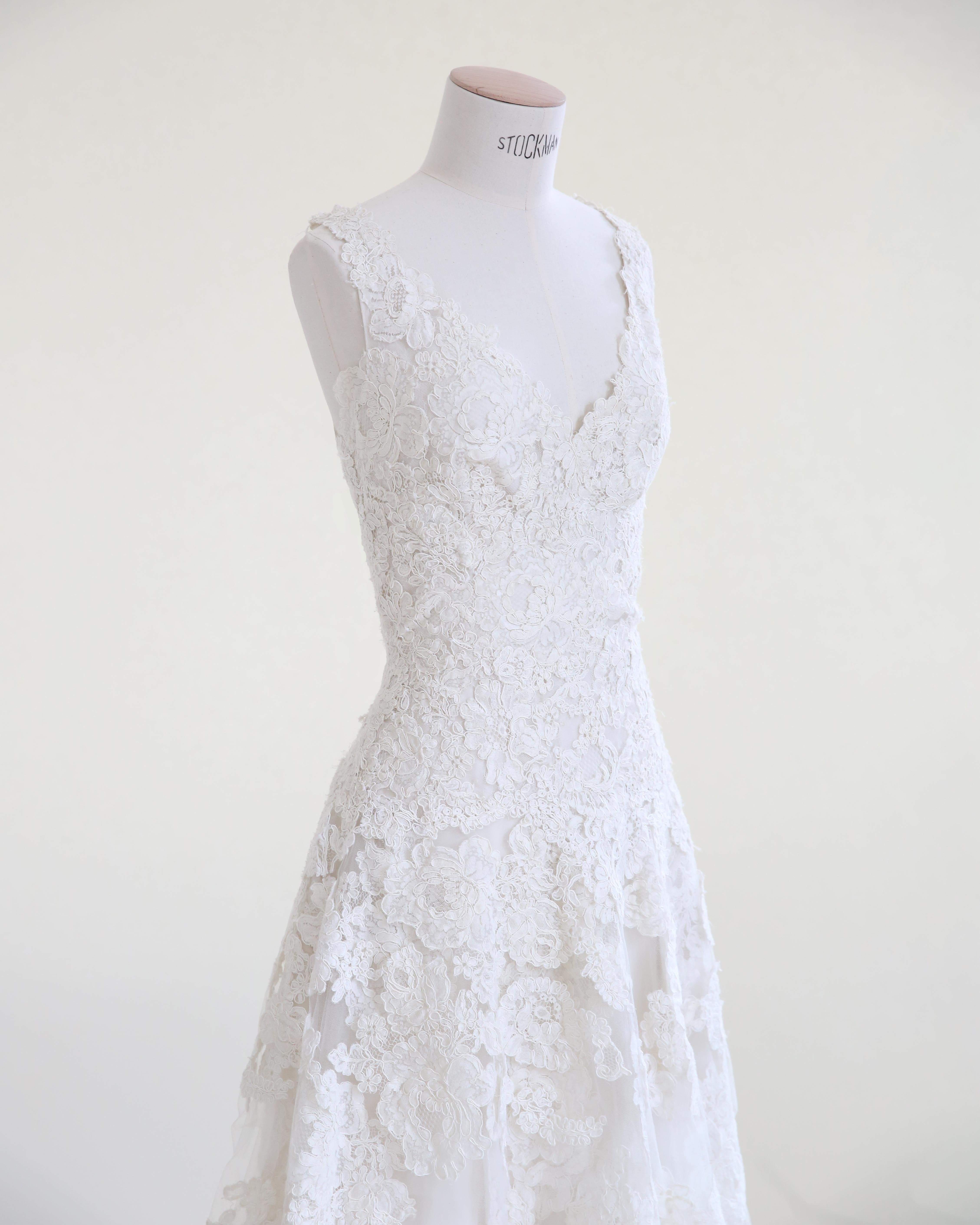 Naeem Khan vintage lace sheer ivory floral embroidered train wedding dress gown For Sale 1
