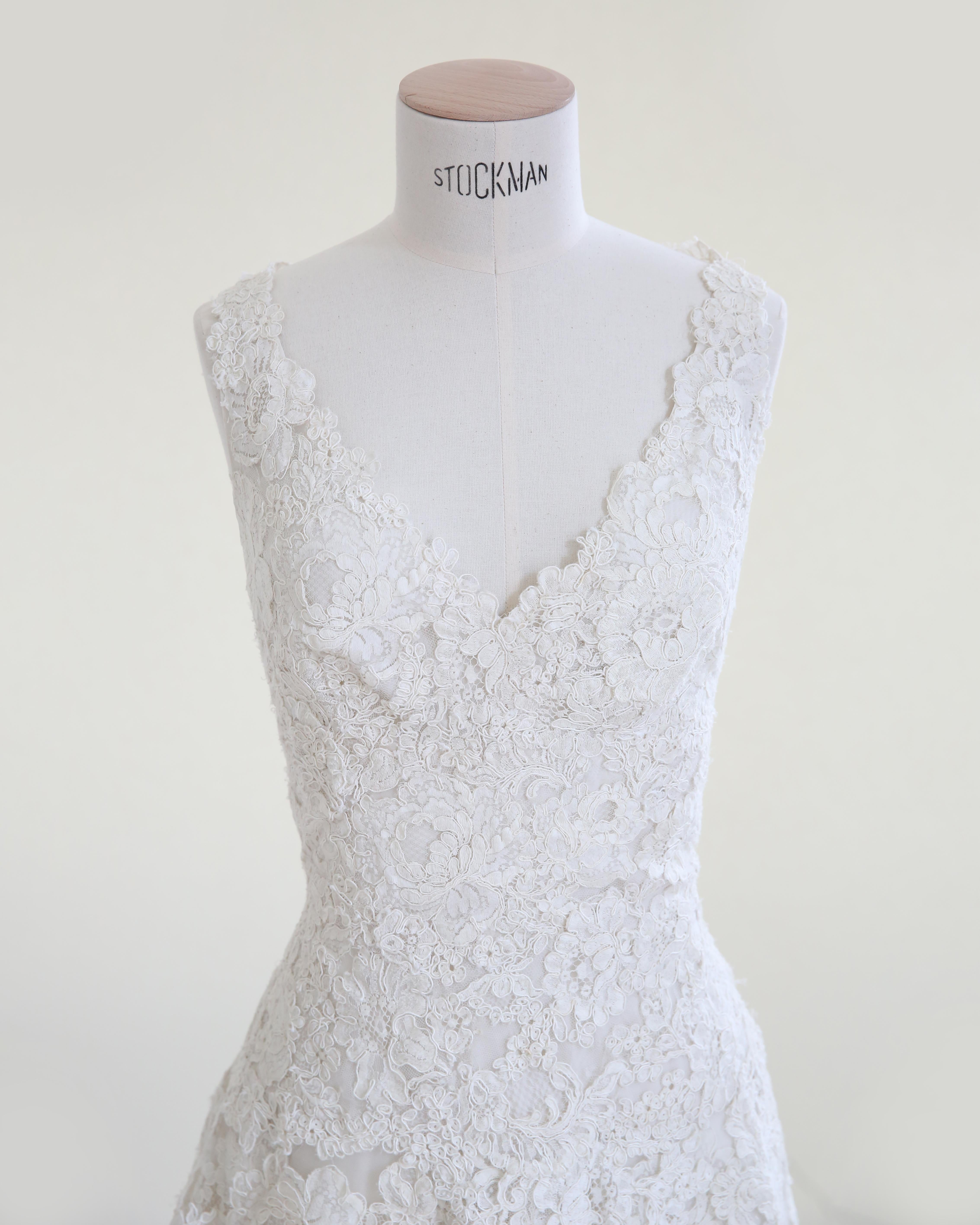 Naeem Khan vintage lace sheer ivory floral embroidered train wedding dress gown For Sale 2