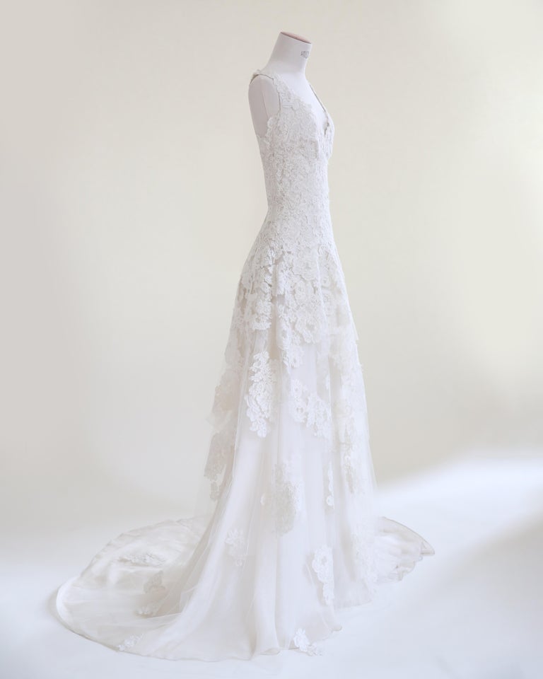 Naeem Khan vintage lace sheer ivory floral embroidered train wedding dress  gown For Sale at 1stDibs