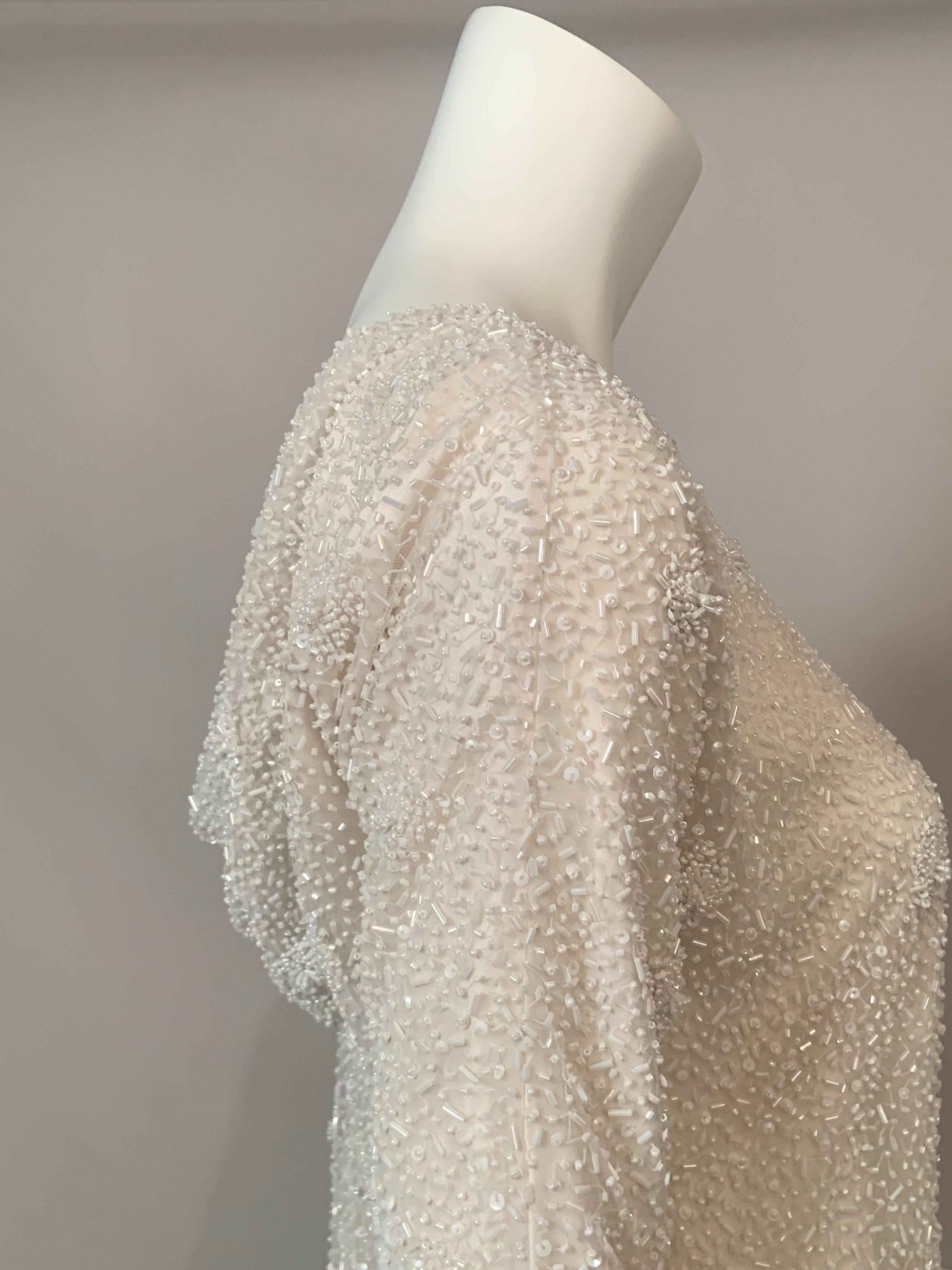 Naeem Khan - Robe de soirée en tulle blanc perlé avec dos drapé en vente 7