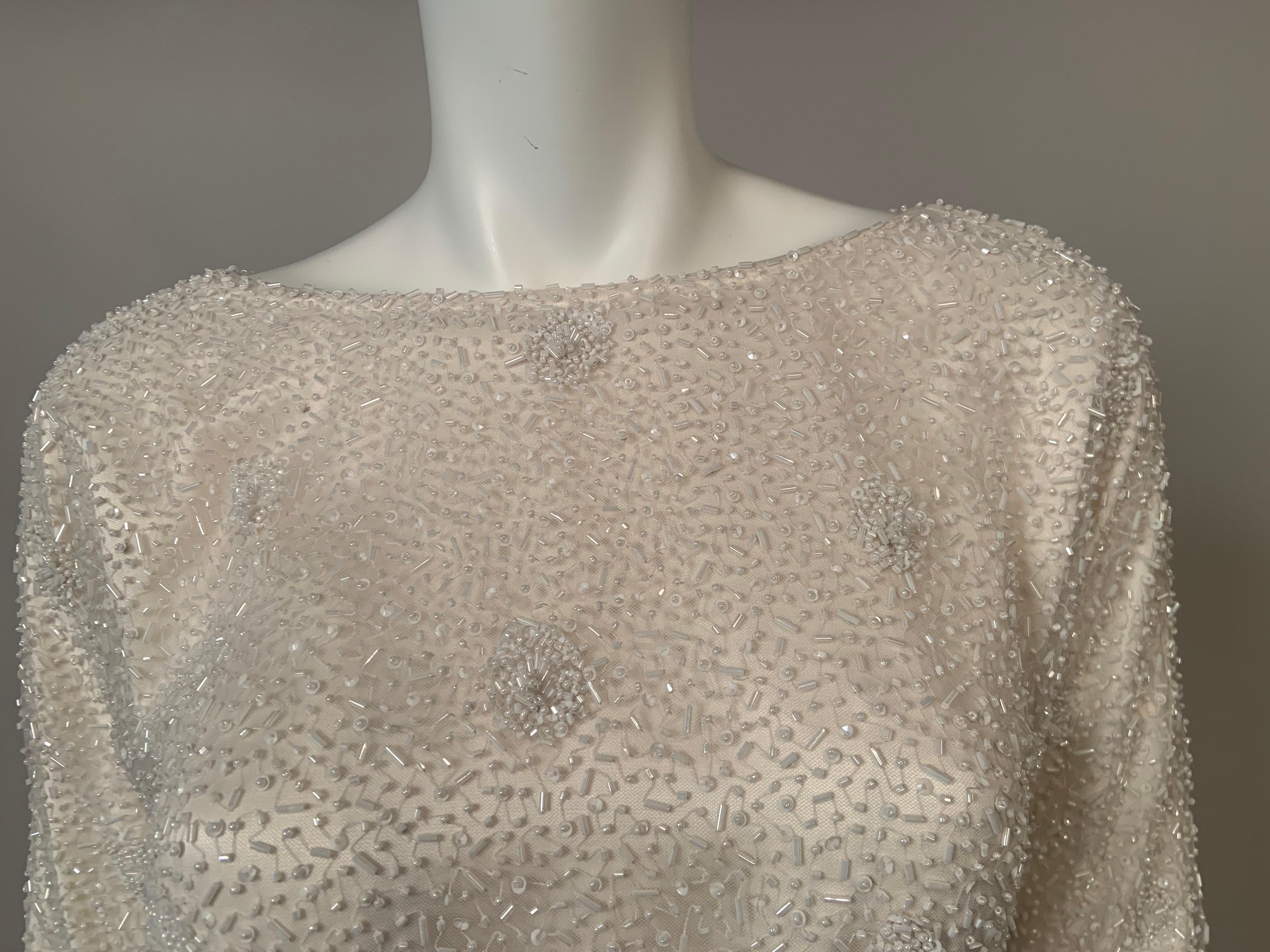 Naeem Khan - Robe de soirée en tulle blanc perlé avec dos drapé en vente 1