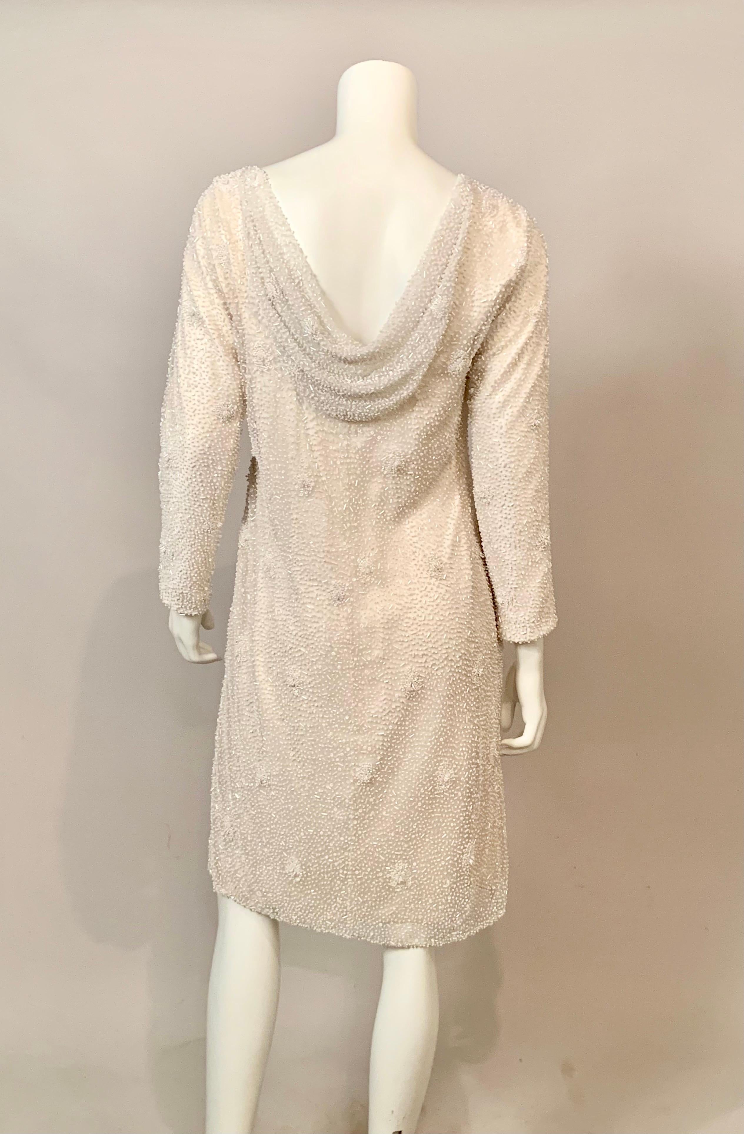 Naeem Khan - Robe de soirée en tulle blanc perlé avec dos drapé en vente 3