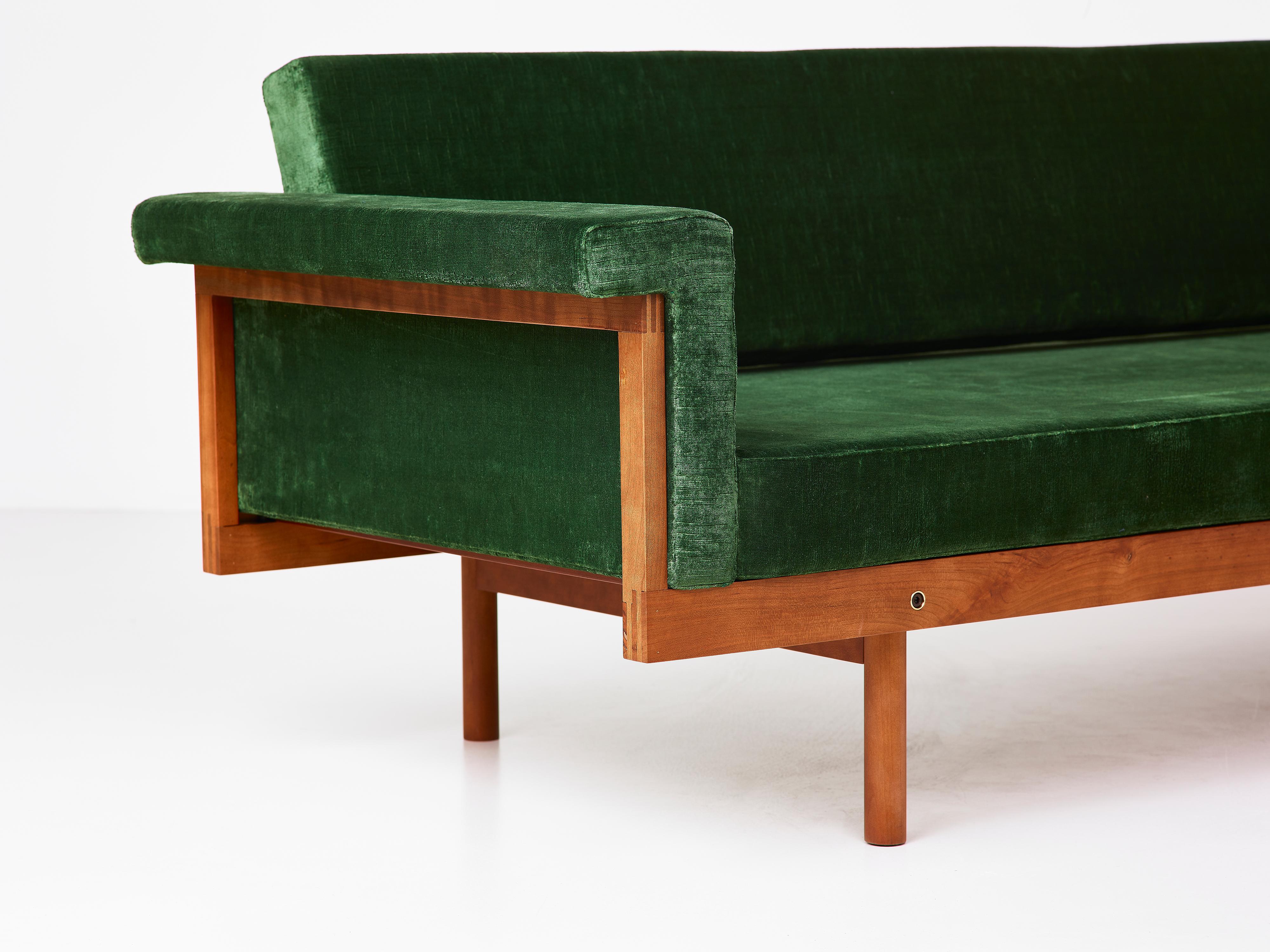 Mid-Century Modern Naeko Sofa by Kazuhide Takahama Paradisoterrestre Edition For Sale