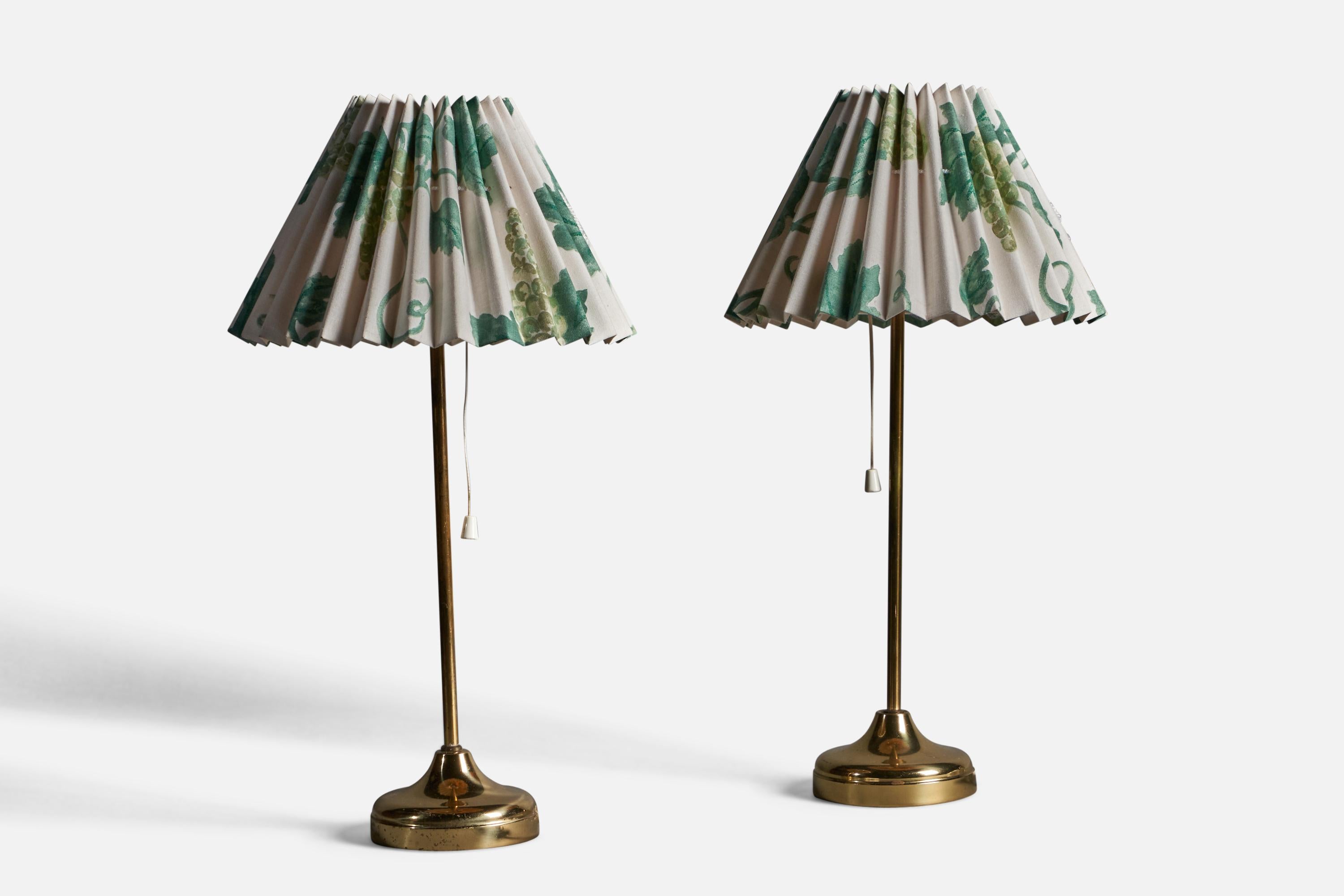 A pair of brass and floral printed fabric table lamps designed and produced by Nafa, Sweden, 1960s.

Overall Dimensions (inches): 18.75