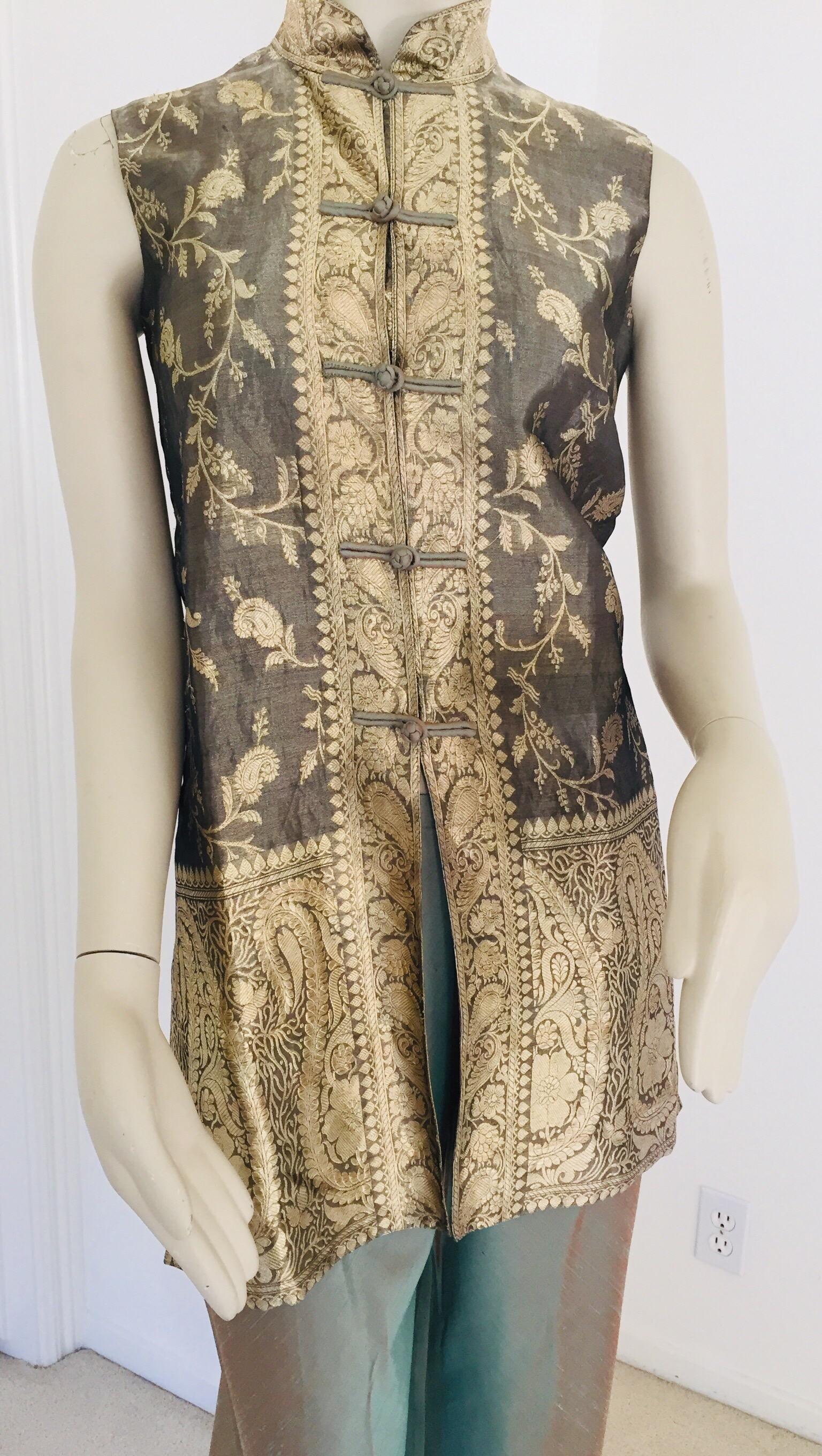 Nagara Couture for Jim Thompson 2 Pieces Silk Pants and Top For Sale 1