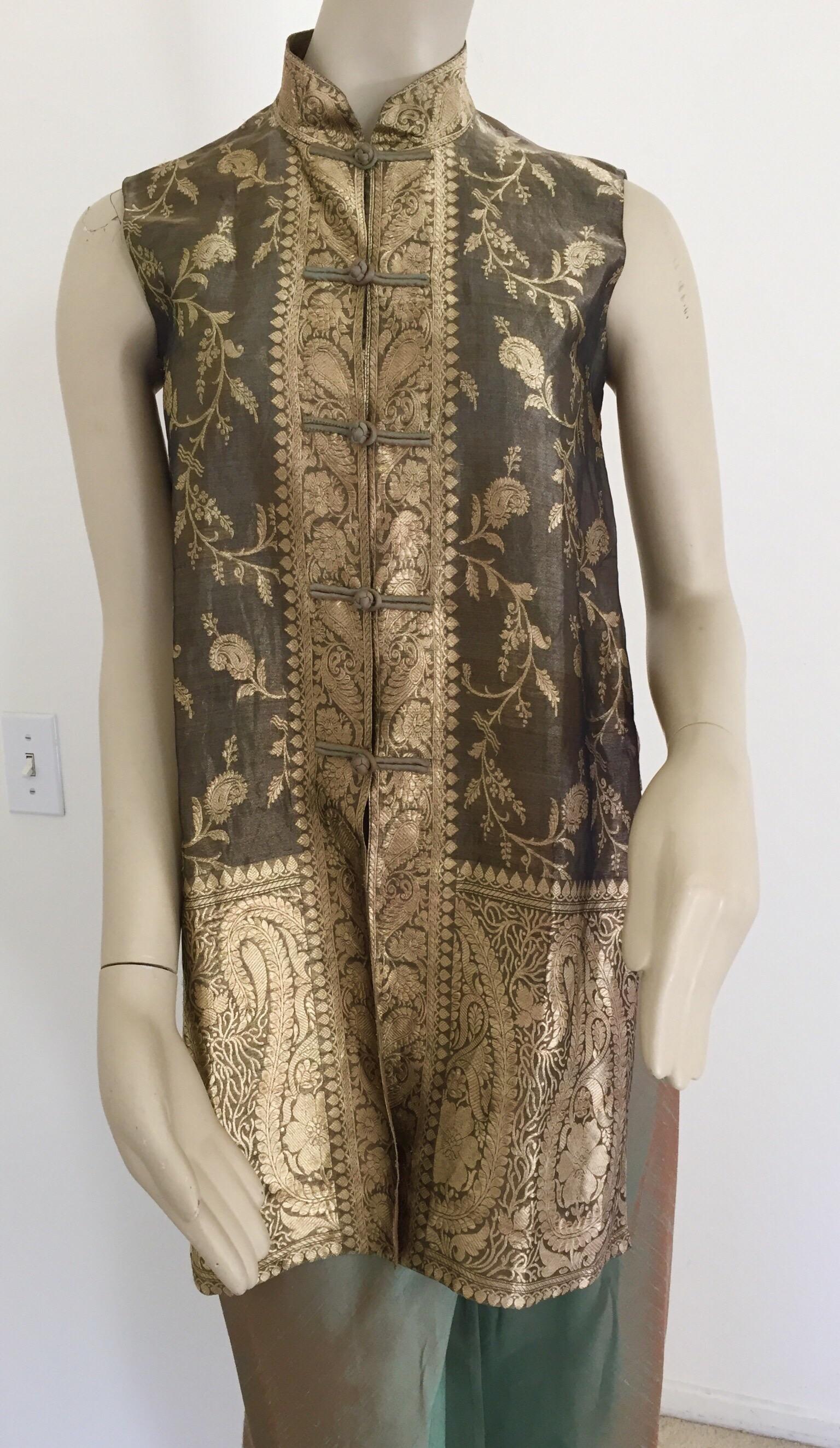 Bohemian Nagara Couture for Jim Thompson 2 Pieces Silk Pants and Top For Sale
