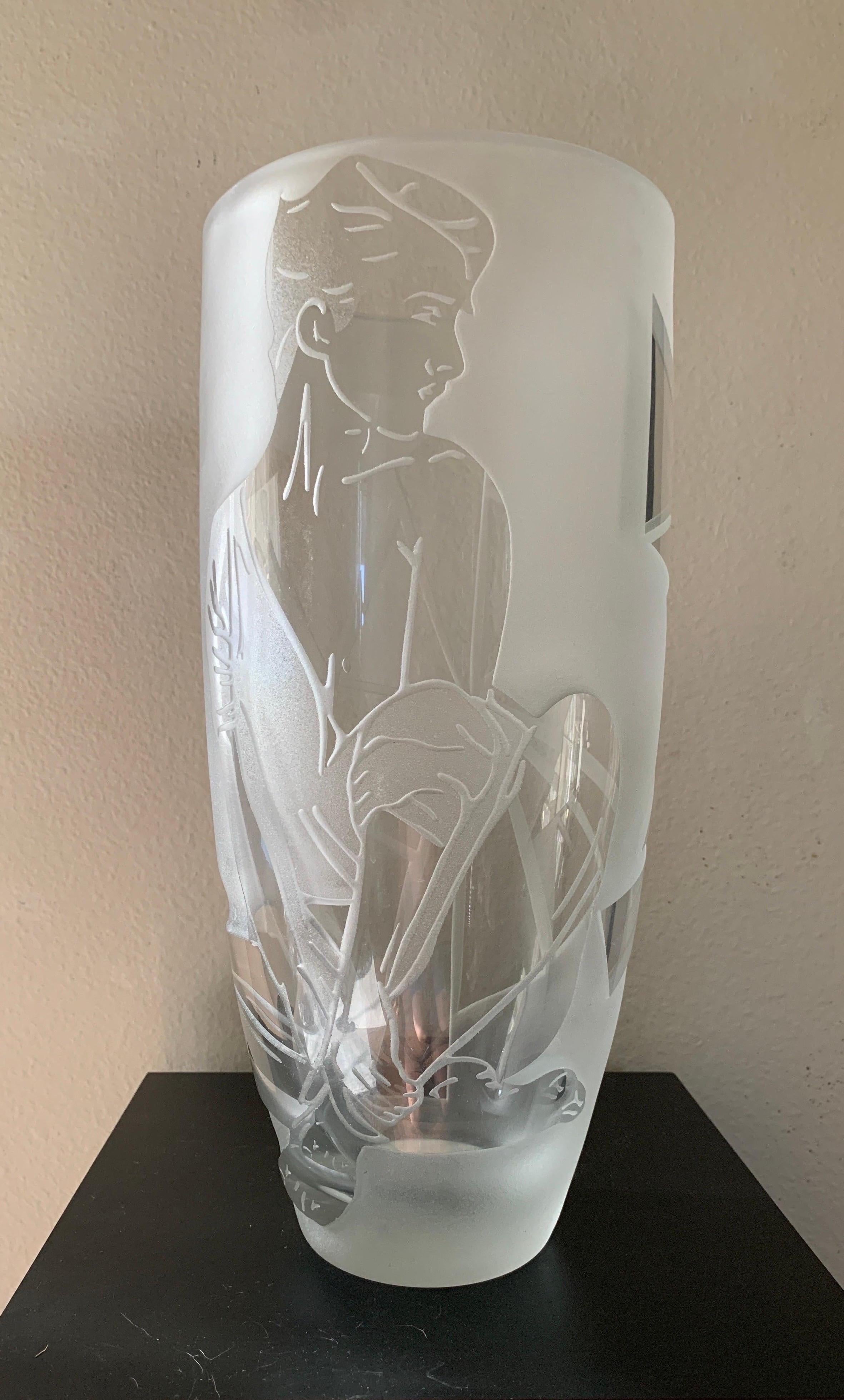 For any lover of Patrick Nagel, art or lover of collectible, modern glass, this is the perfect piece for you. We found this piece at an estate in Indian Wells, California that had one room dedicated to a collection of amazing art glass. Each piece