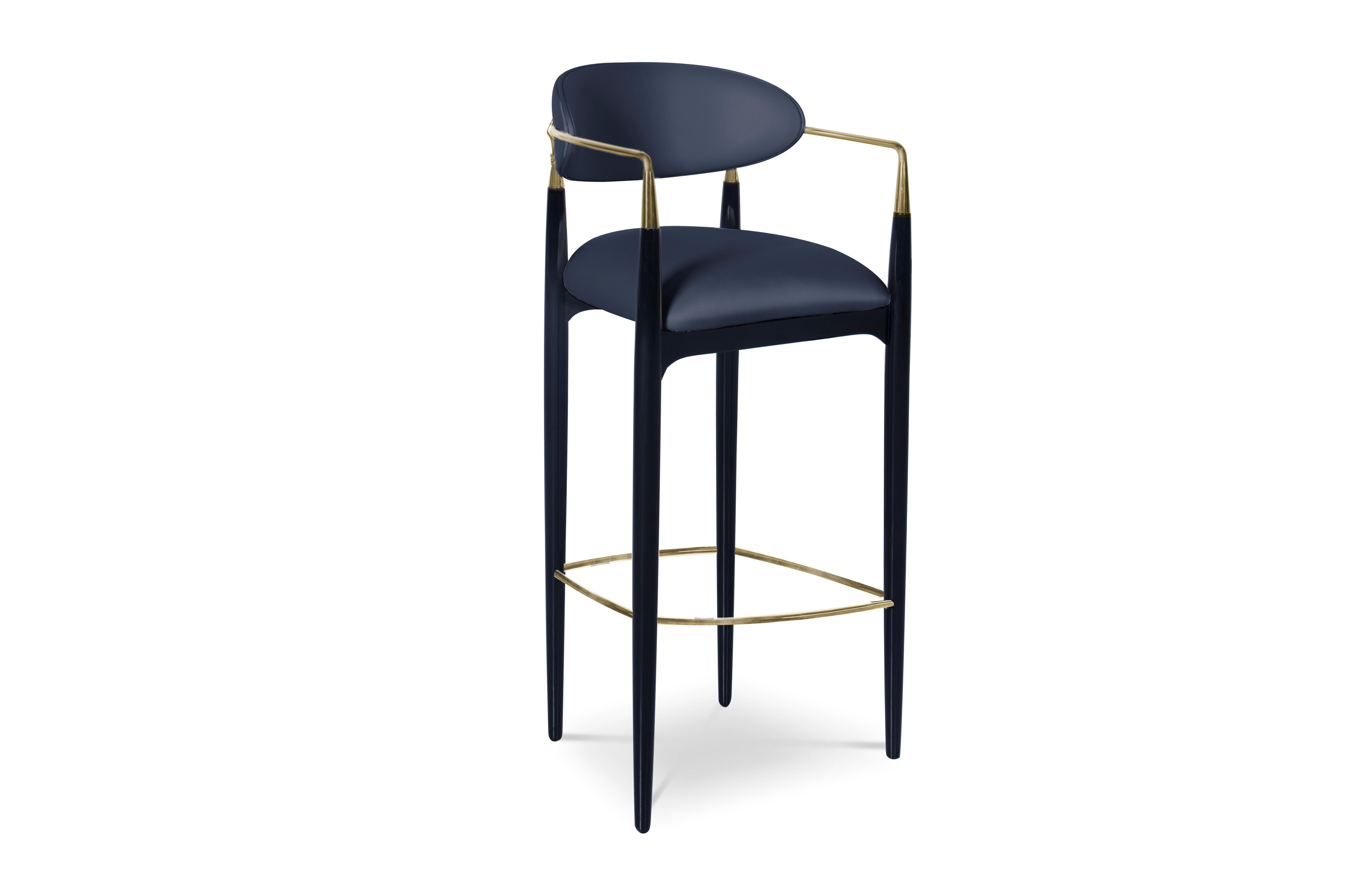 Try not to get handsy with the flirty and modern design of the Nahéma bar stool. Her sweet seat and contemporary detached back are bound by a metal and lacquer frame complete with two hand details, insistently grasping at your desire.

Materials &