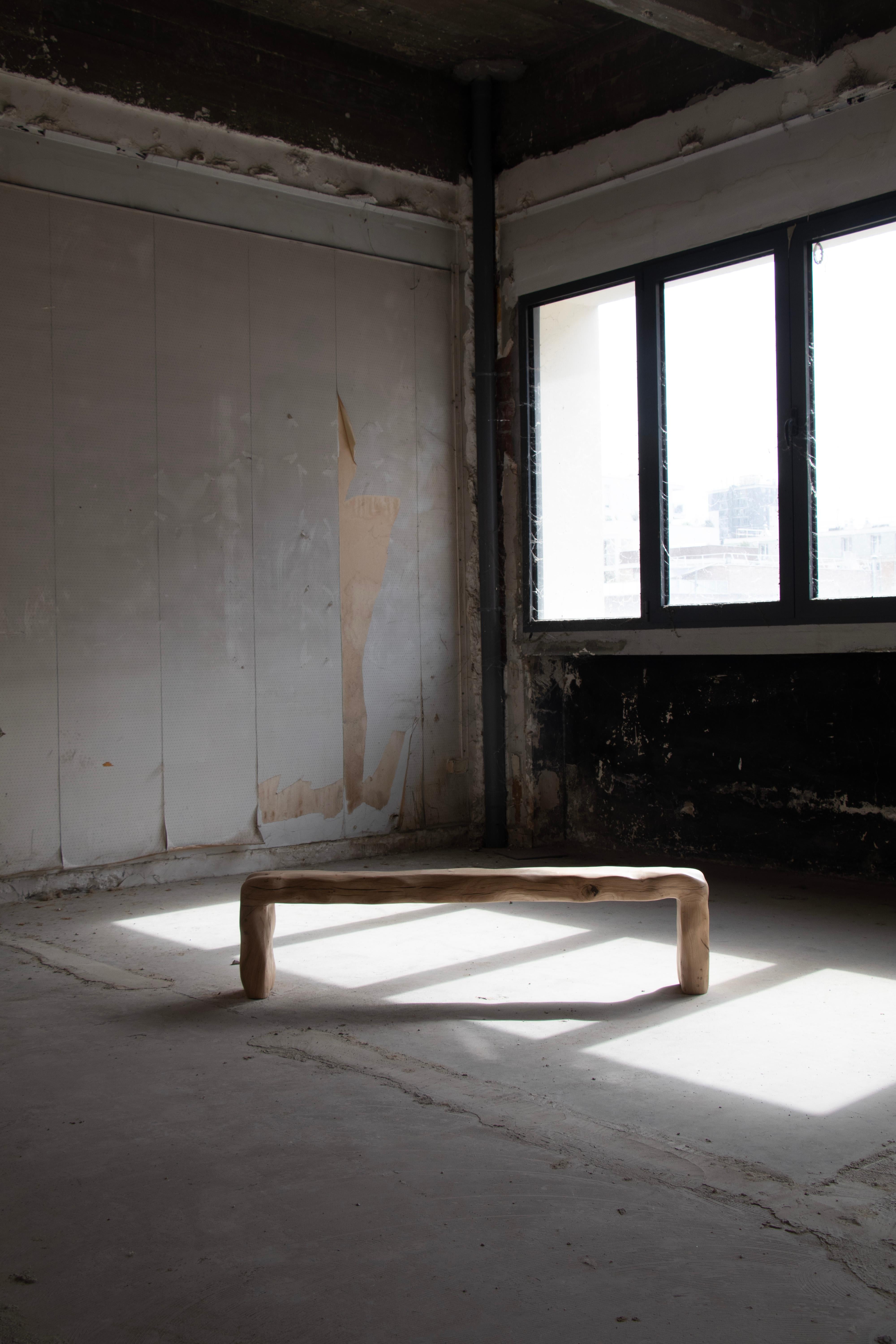 Banc Naïa en chêne français verni et sculpté à la main par Alice Lahana Studio en vente 5