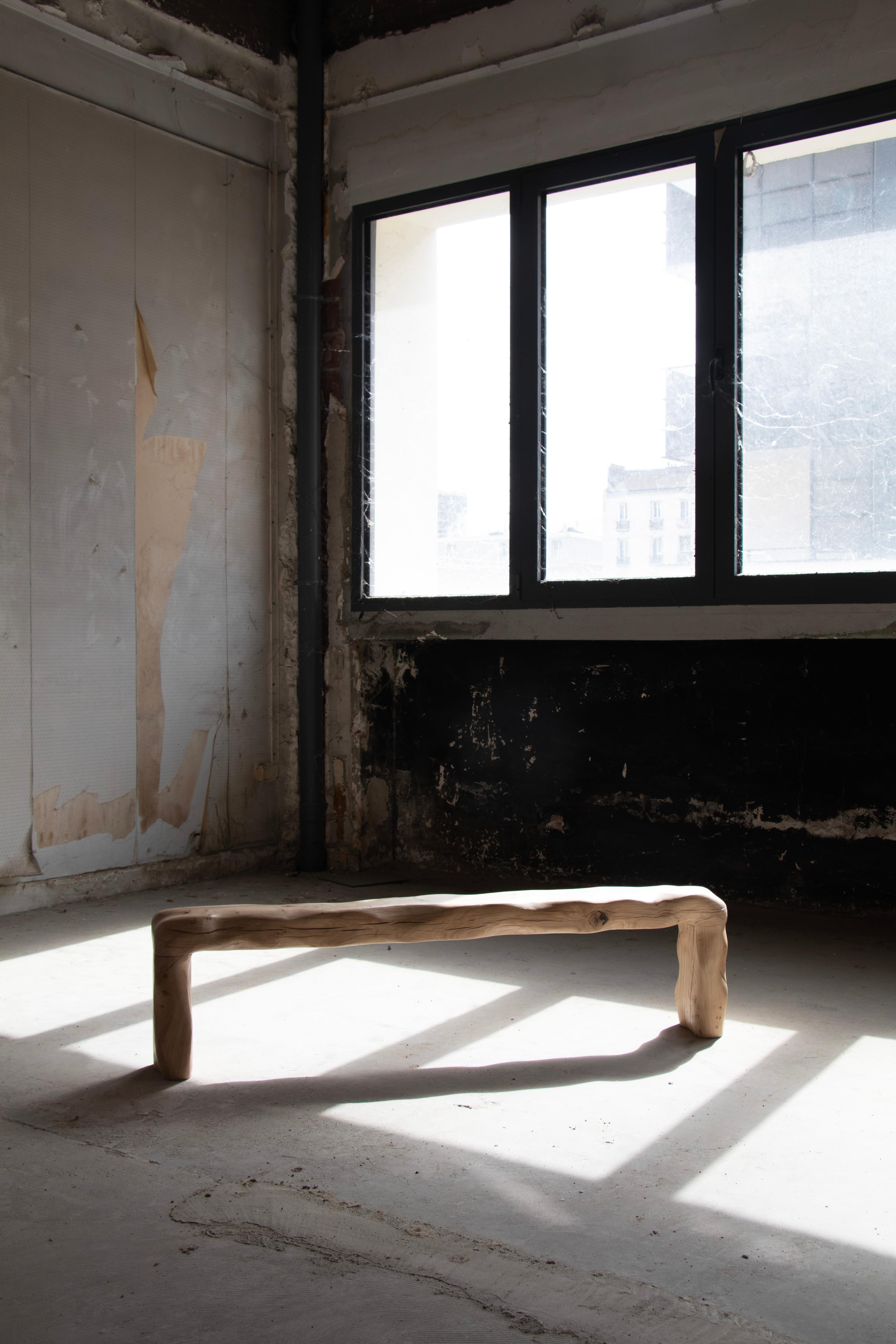 Banc Naïa en chêne français verni et sculpté à la main par Alice Lahana Studio en vente 7