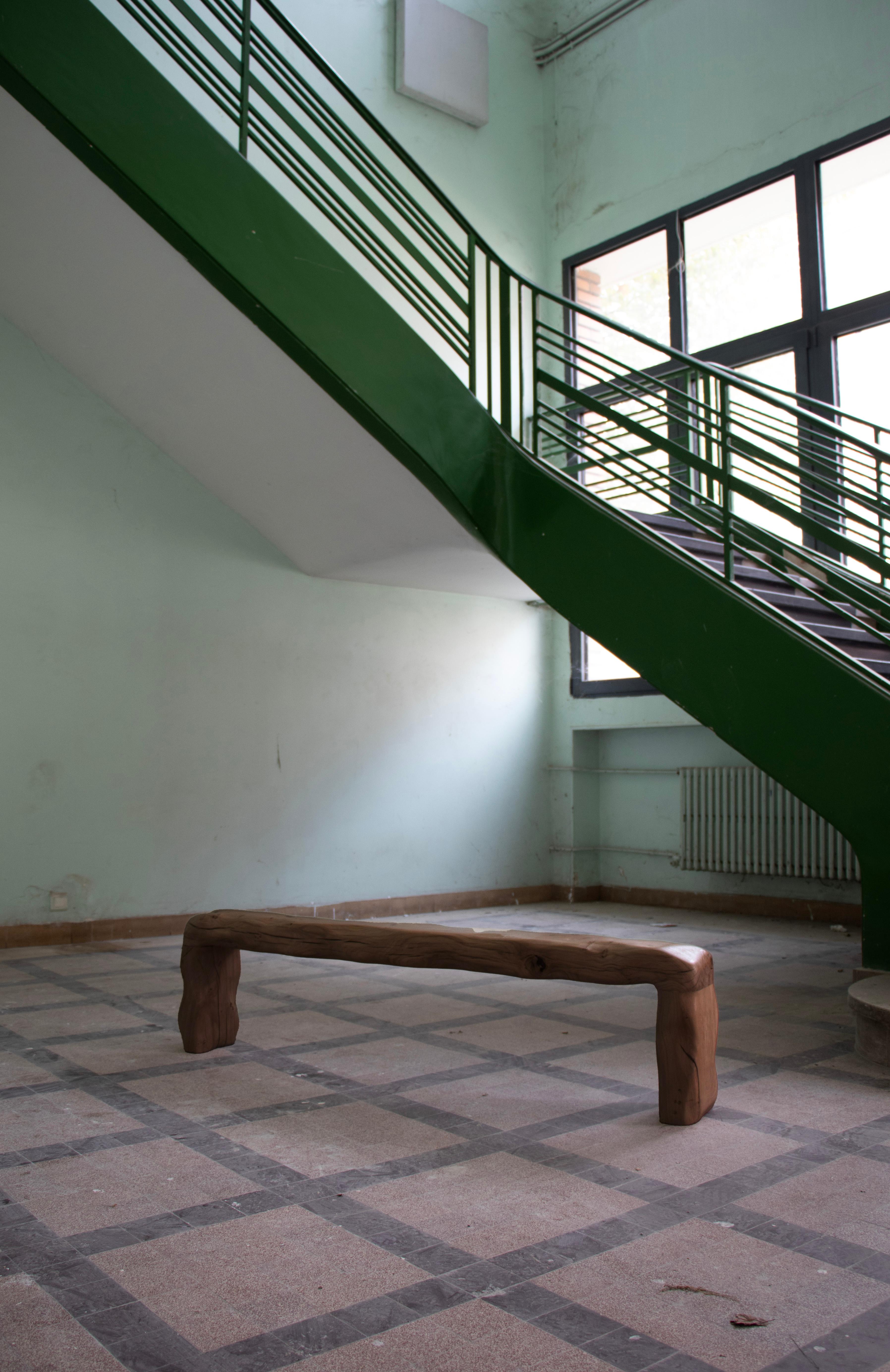 Banc Naïa en chêne français verni et sculpté à la main par Alice Lahana Studio en vente 9