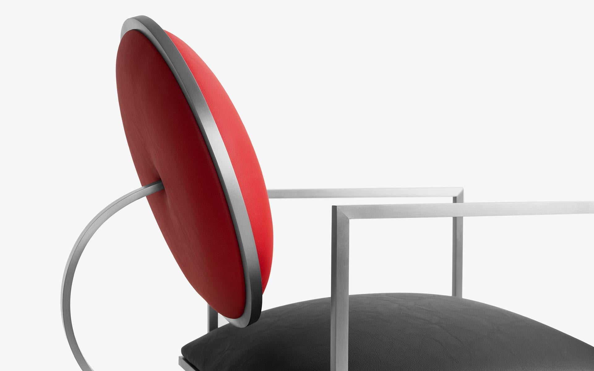 Chaise Naifu en métal et simili cuir en vente 11