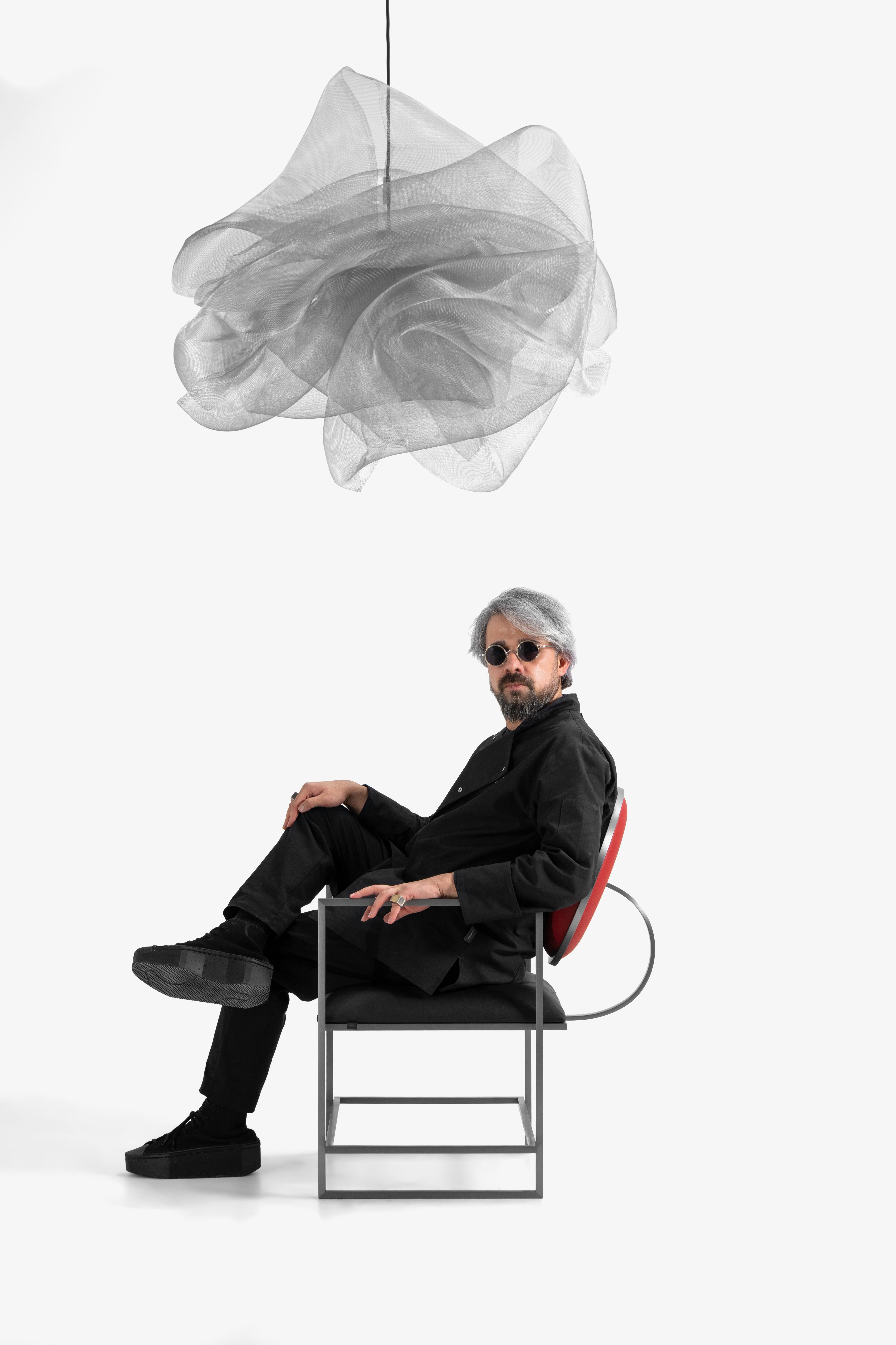 Brutalisme Chaise Naifu en métal et simili cuir en vente