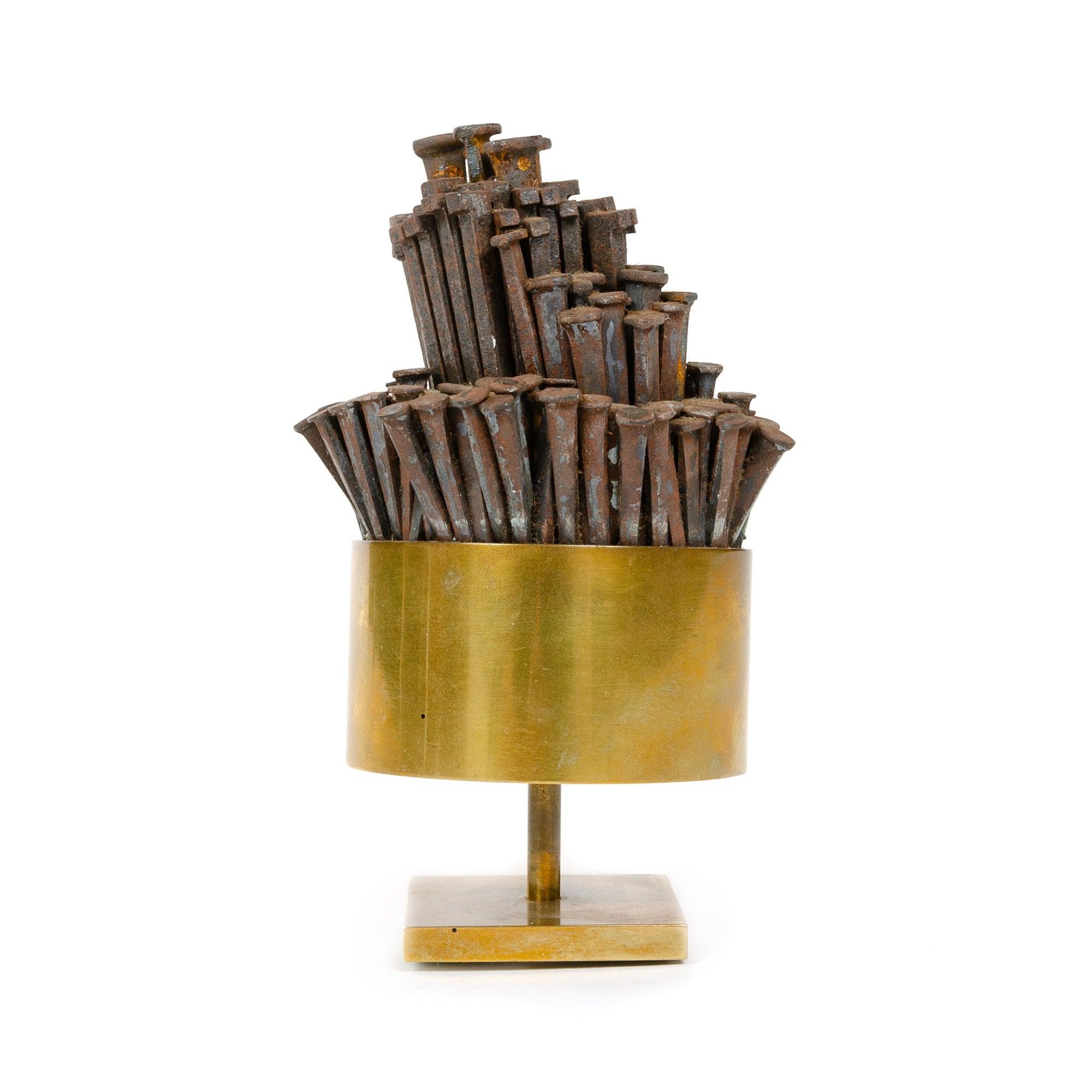 Américain Sculpture à clous des États-Unis en vente