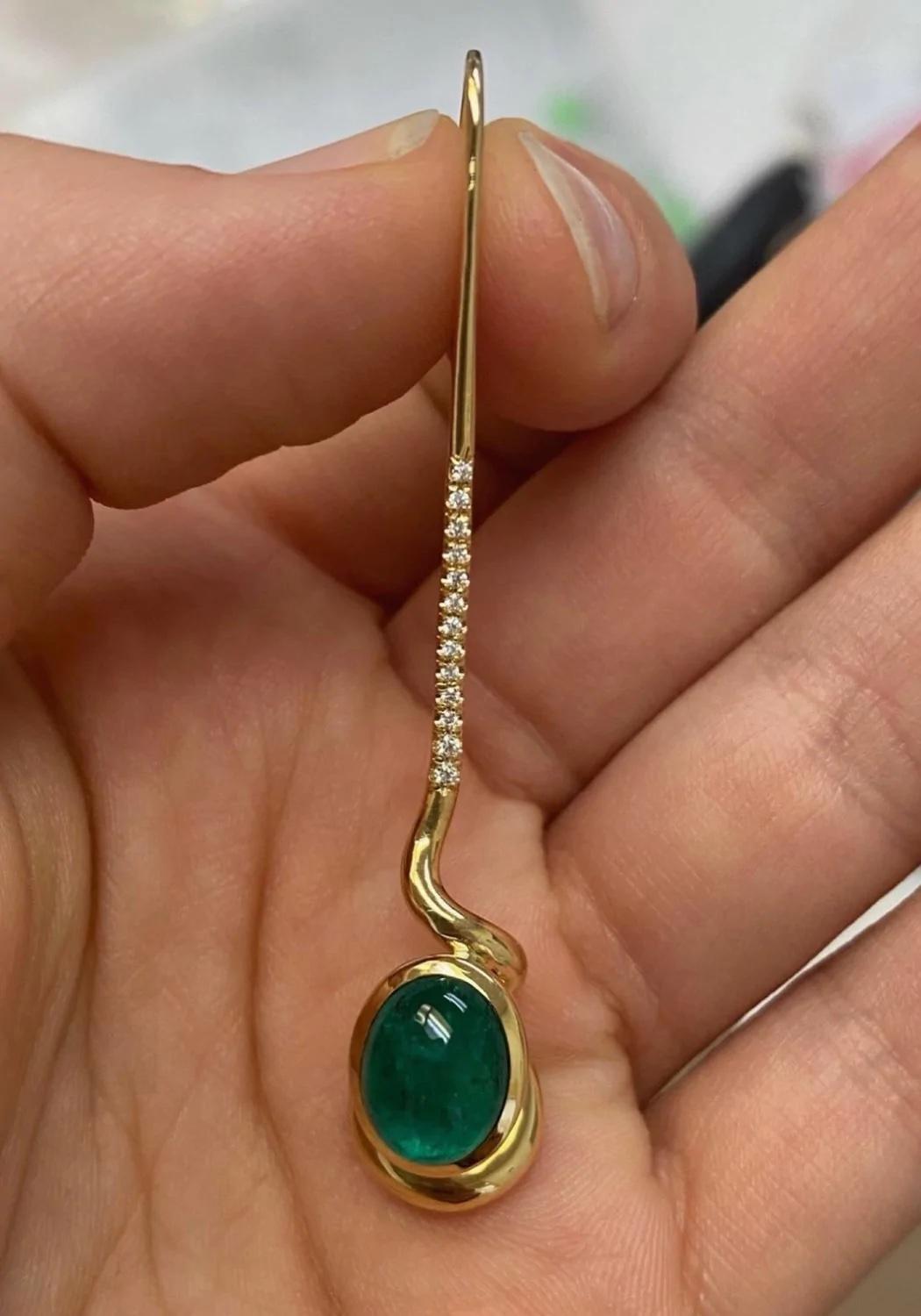 Naima Drops in 18k Gold with Emerald Cabochon, Graduated Emeralds & Diamonds In New Condition For Sale In Brooklyn, NY