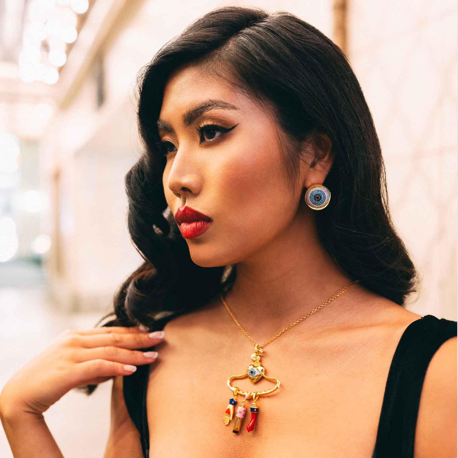 Taglio brillante Collana portafortuna Naimah Balangandan in vendita