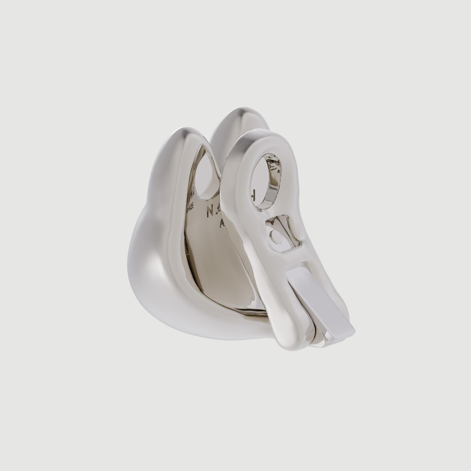 Moderne Naimah Boucle d'oreille Bugcat Rhodium en vente