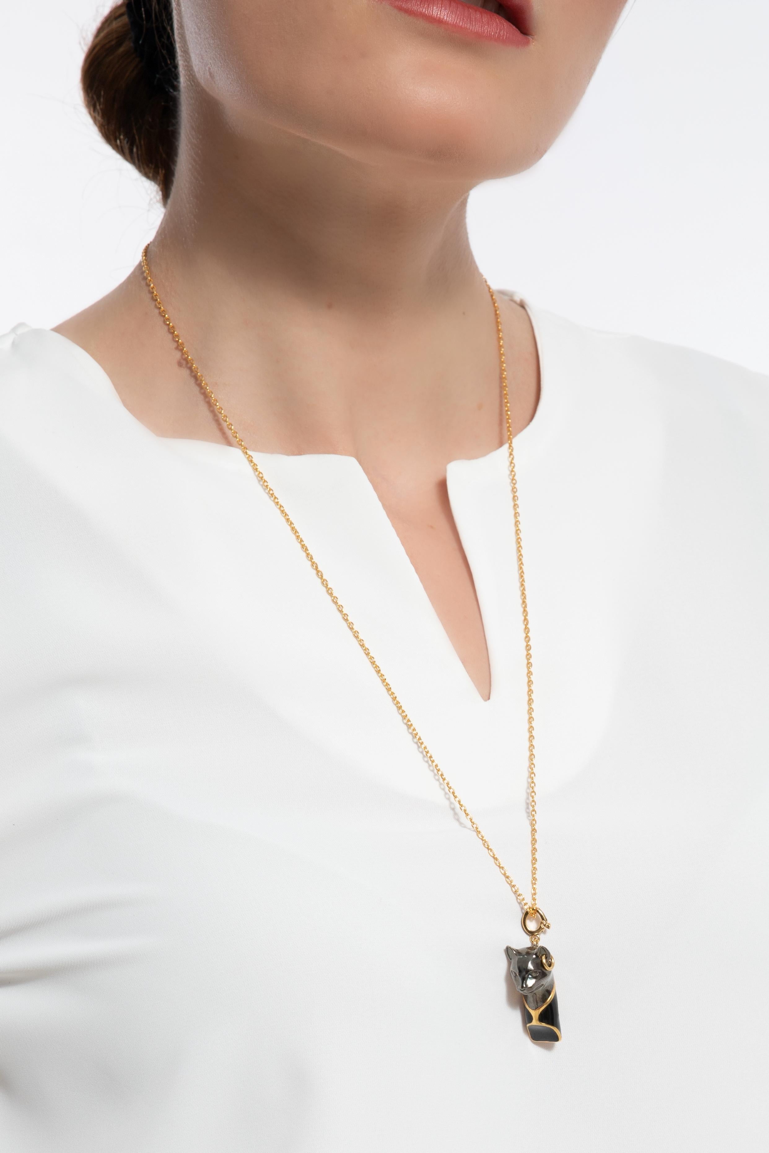 Collana Bastet con ciondolo a forma di fischio di gatto di Naimah, smalto nero in vendita 1