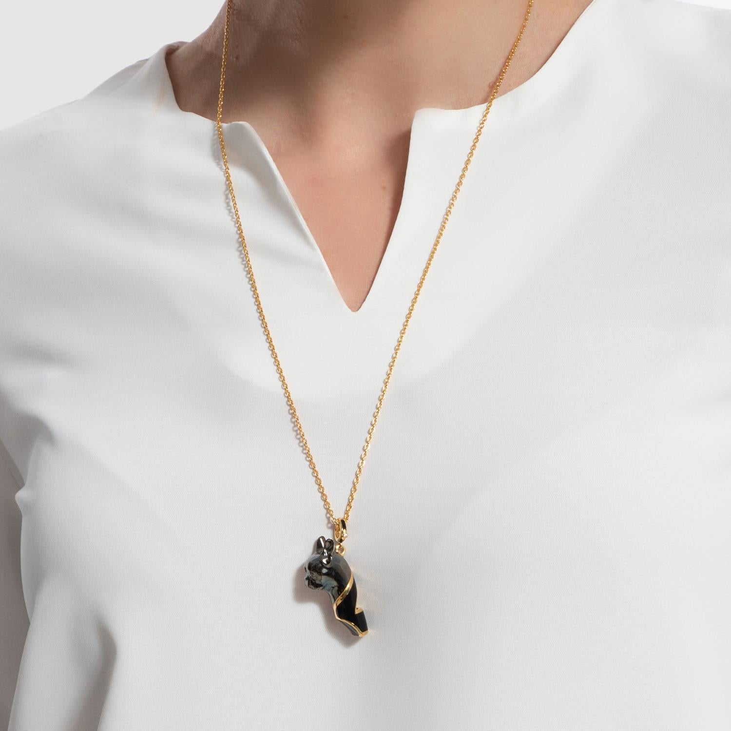 Taille brillant Naimah, collier pendentif sifflet bouledogue français, émail noir en vente