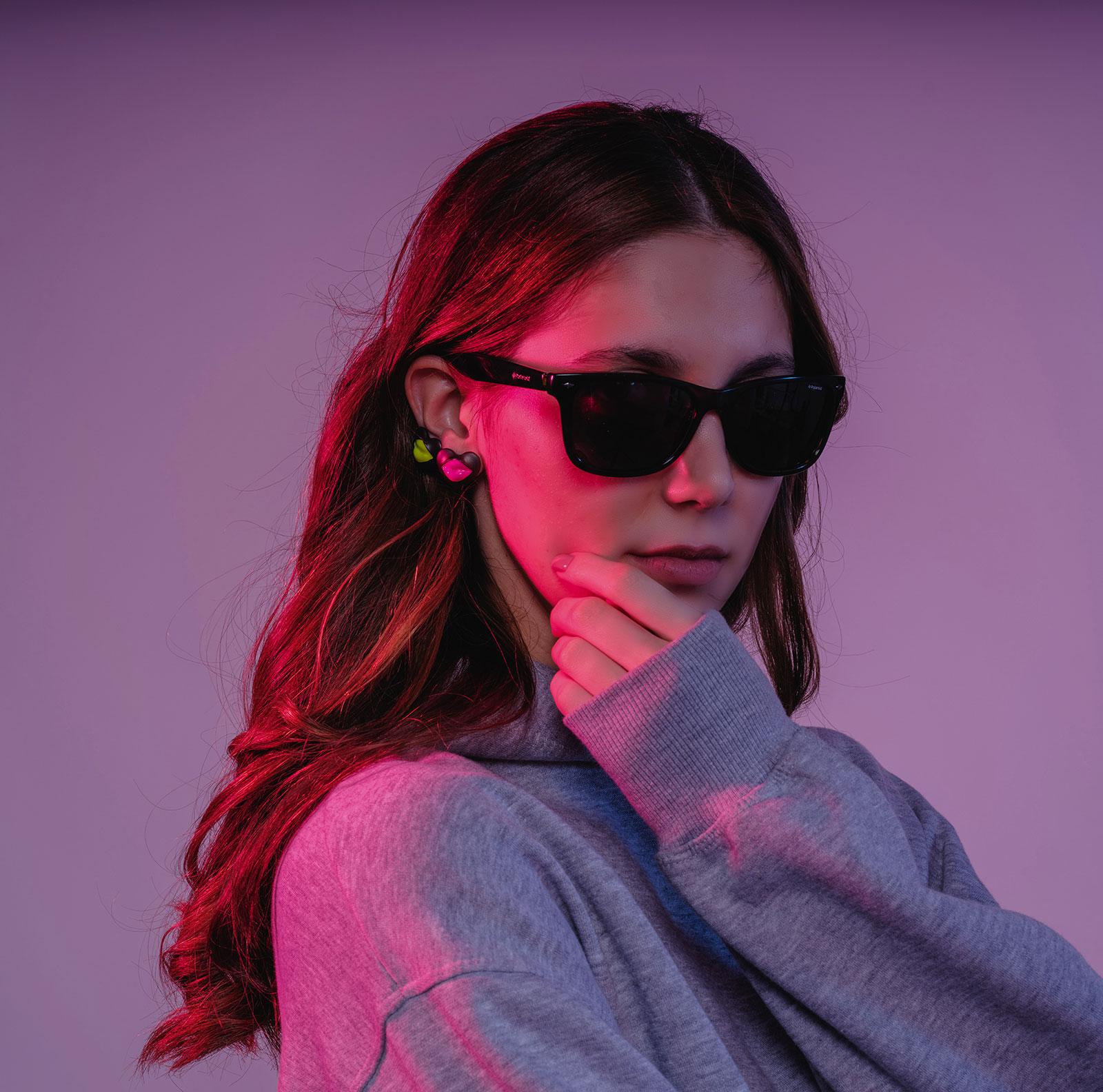 Pendiente sencillo Naimah Love Lips Rouge, rosa neón en venta 3