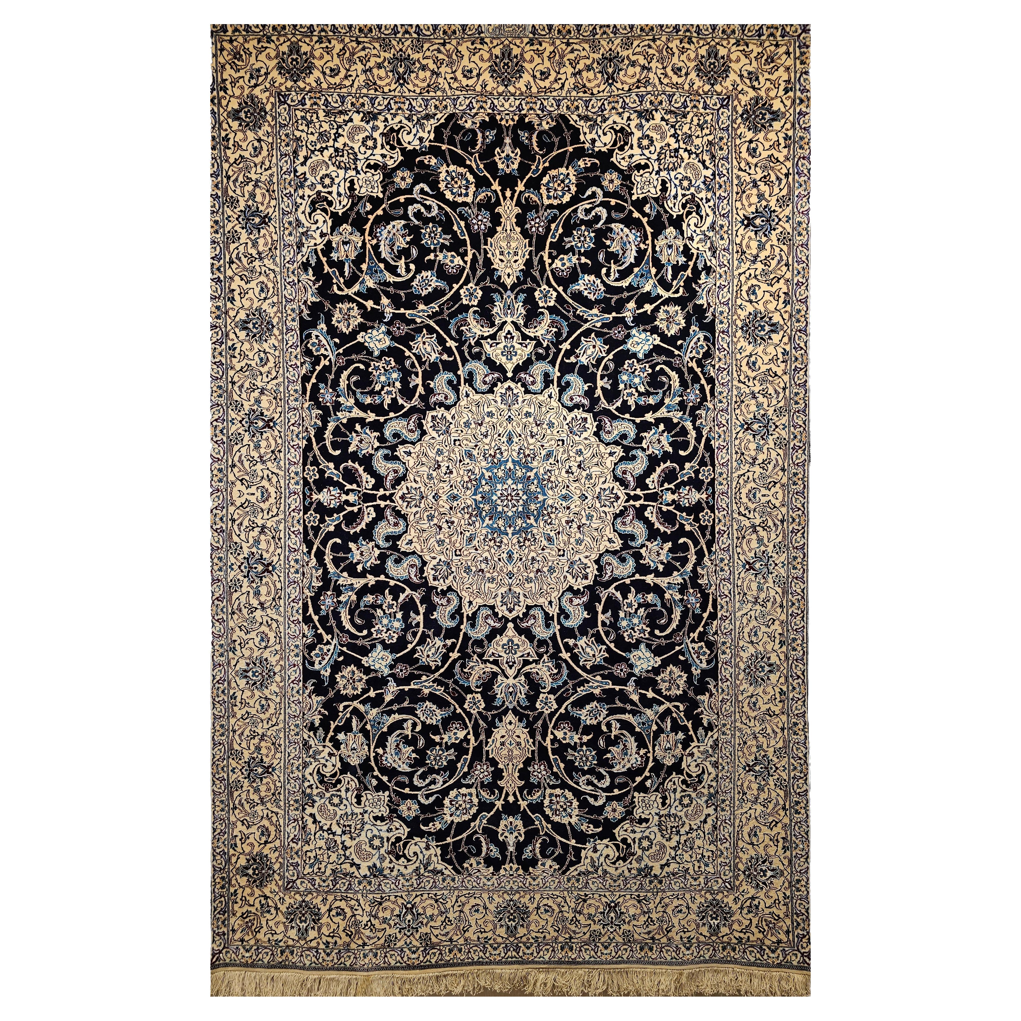 Persischer Nain Habibian Vintage-Teppich in Marineblau mit Blumenmuster in Elfenbein, Blau