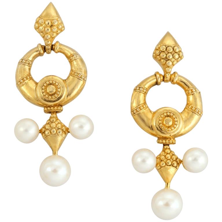 Nainika 18 Karat Gold Earrings from Les Muses Barbier Mueller For Sale