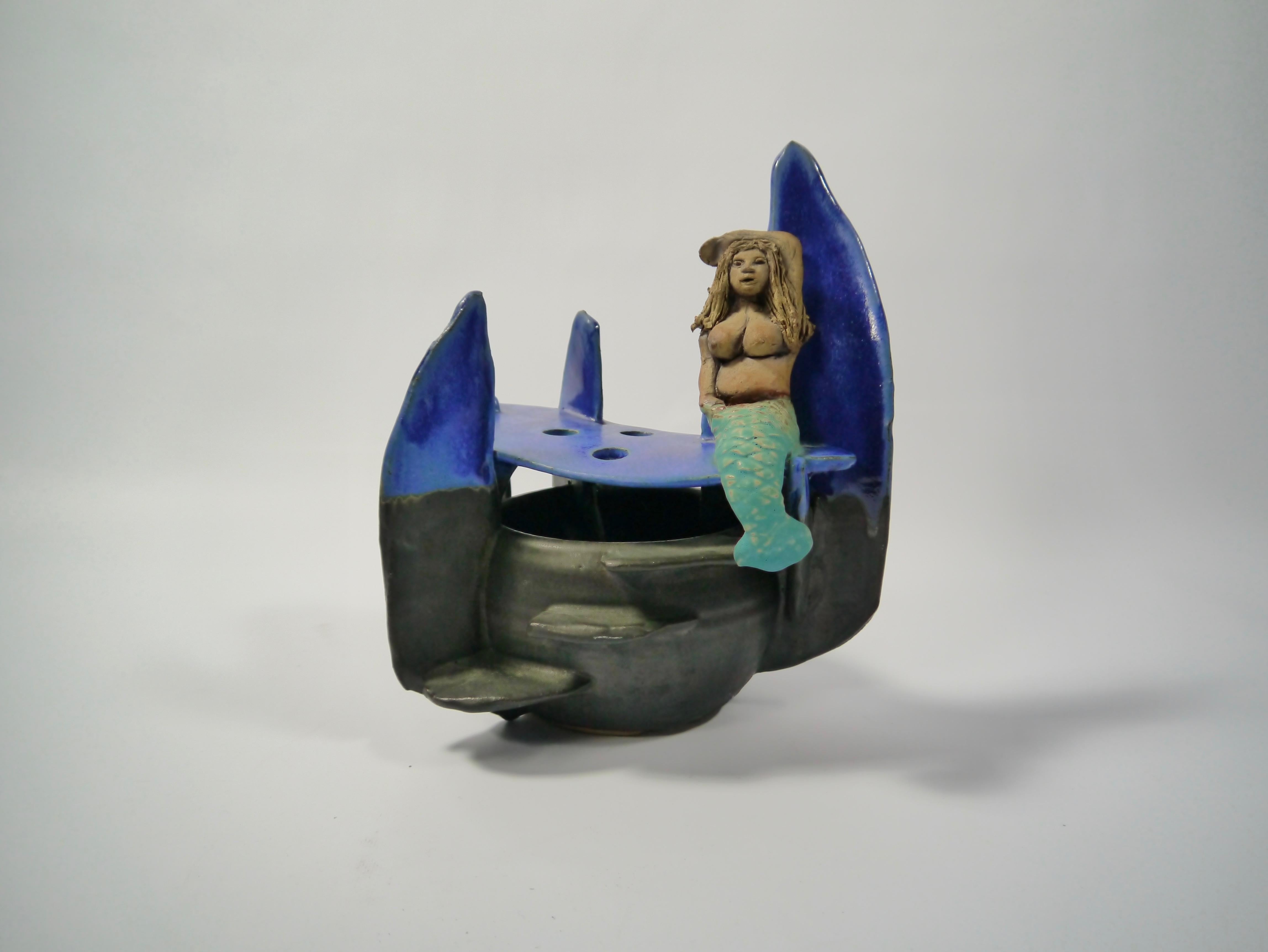 Naive und kitschige Meerjungfrauen-Skulptur / Vase aus Keramik des norwegischen Künstlers Rein Follestad.