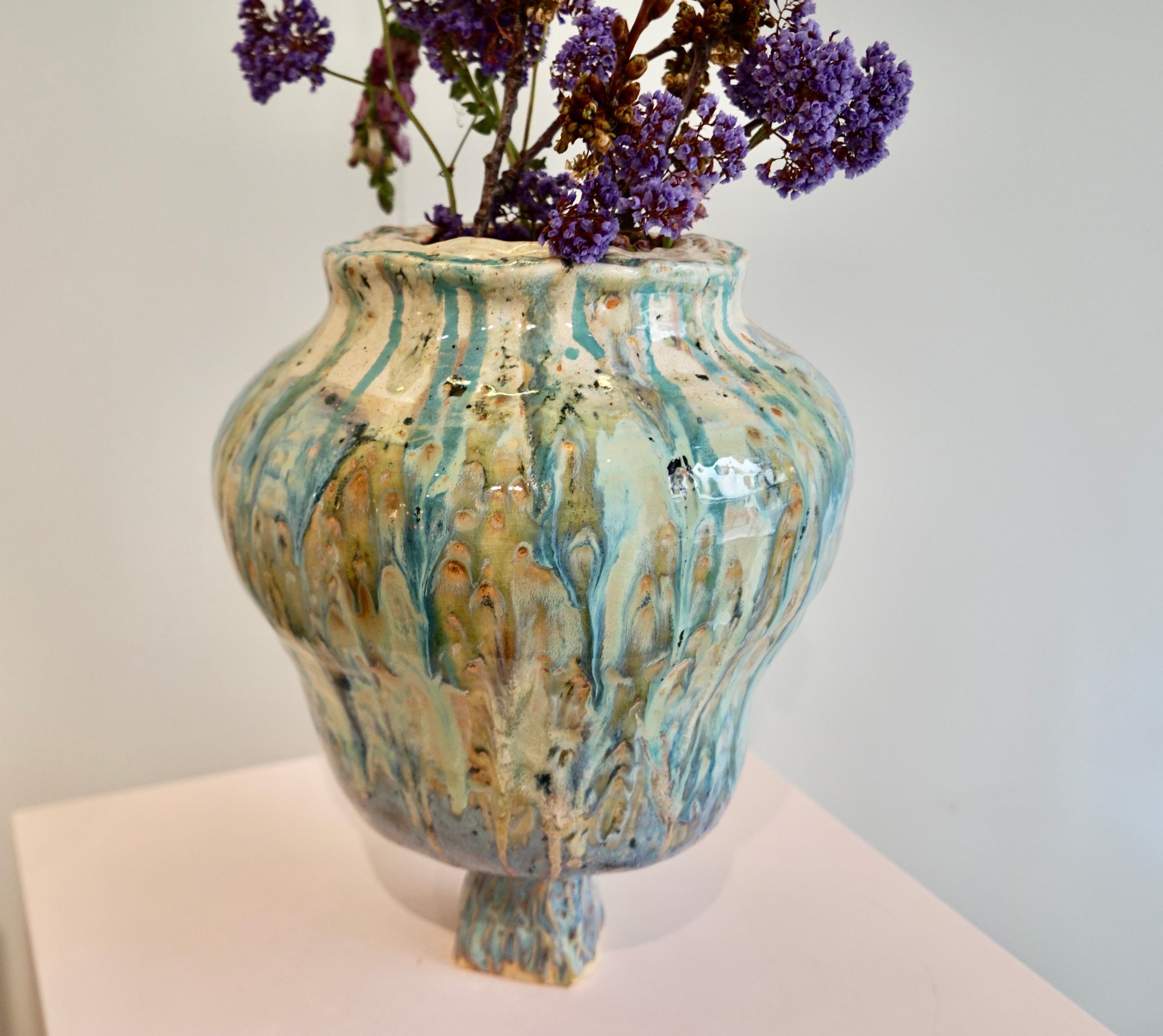 Vasija Naïve Earth n Green de gres de Hania Jneid Siglo XXI y contemporáneo en venta