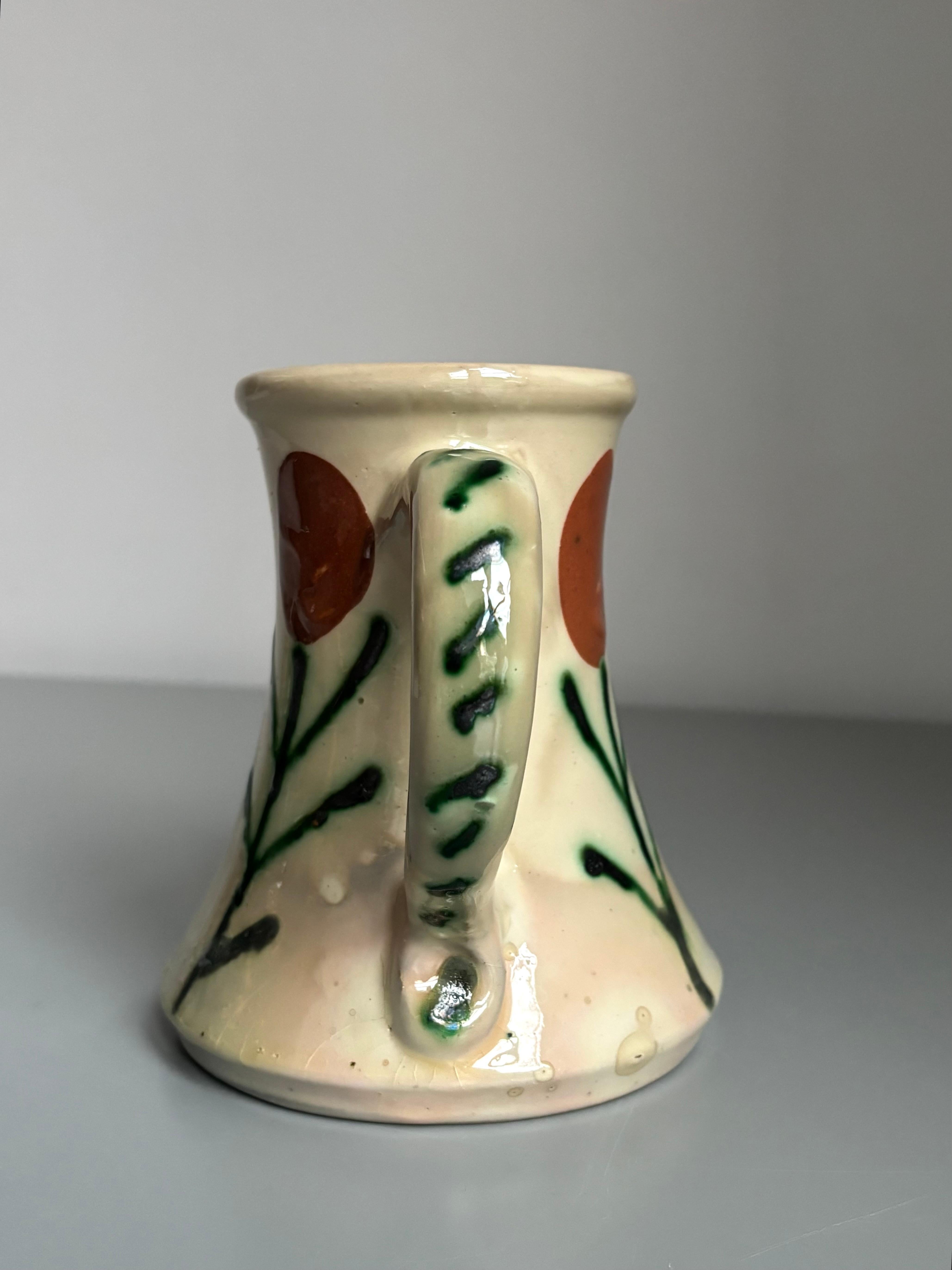 Naïve Floral Pitcher Vase, circa 1950s (Glasiert) im Angebot