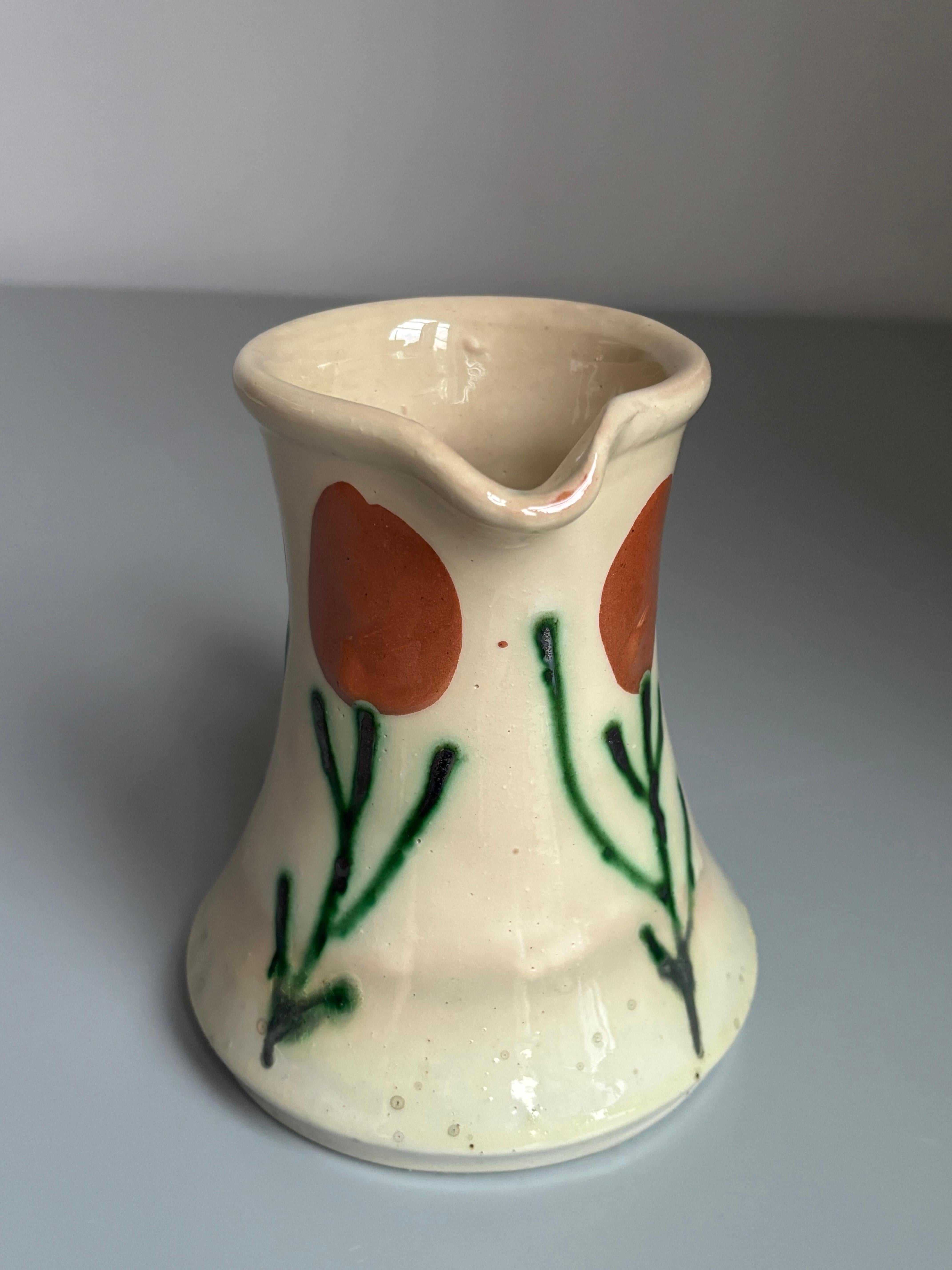 Naïve Floral Pitcher Vase, circa 1950s (Keramik) im Angebot