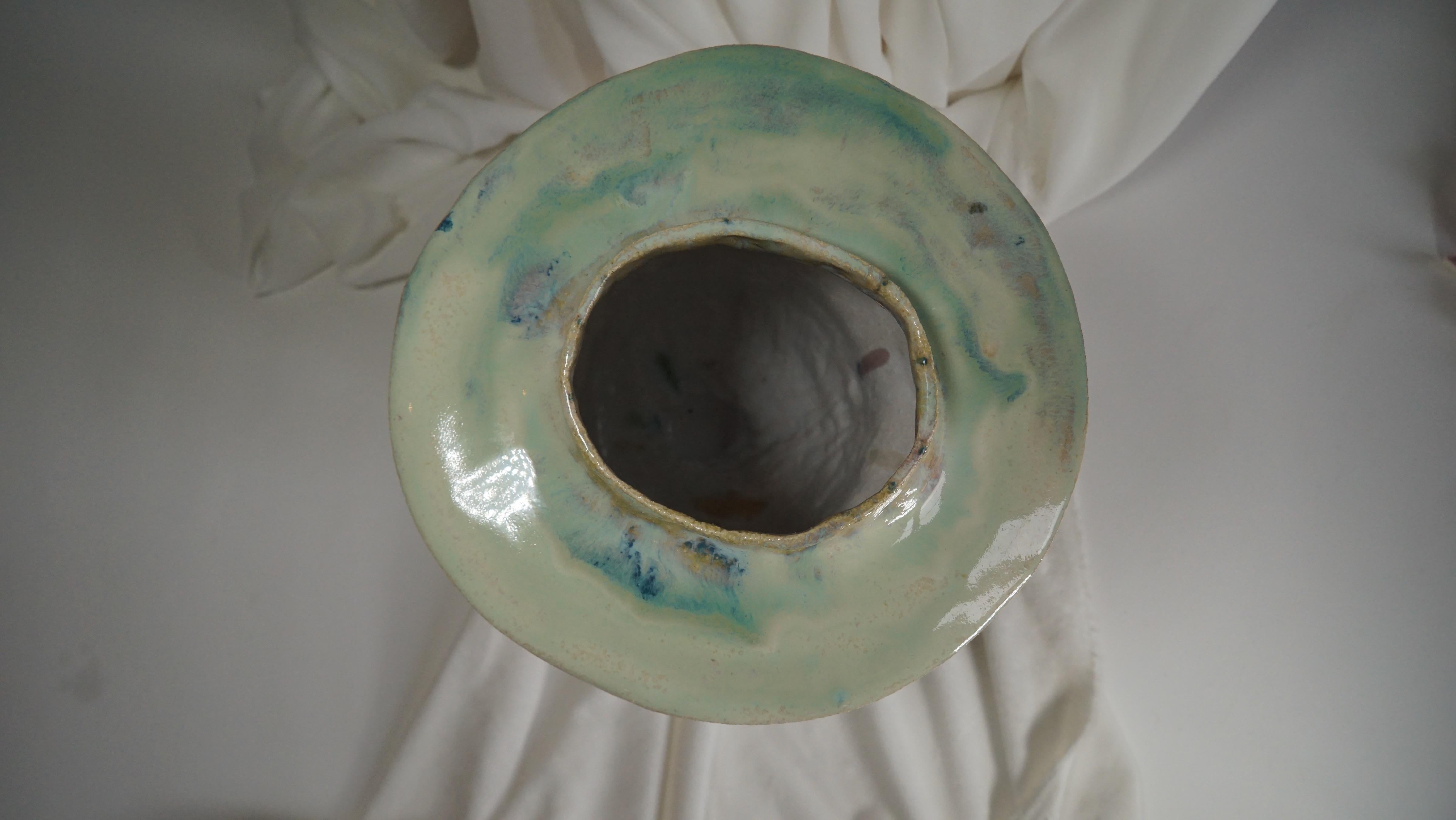 Spagnolo Vaso in gres verde e viola di ispirazione spagnola di Hania Jneid in vendita