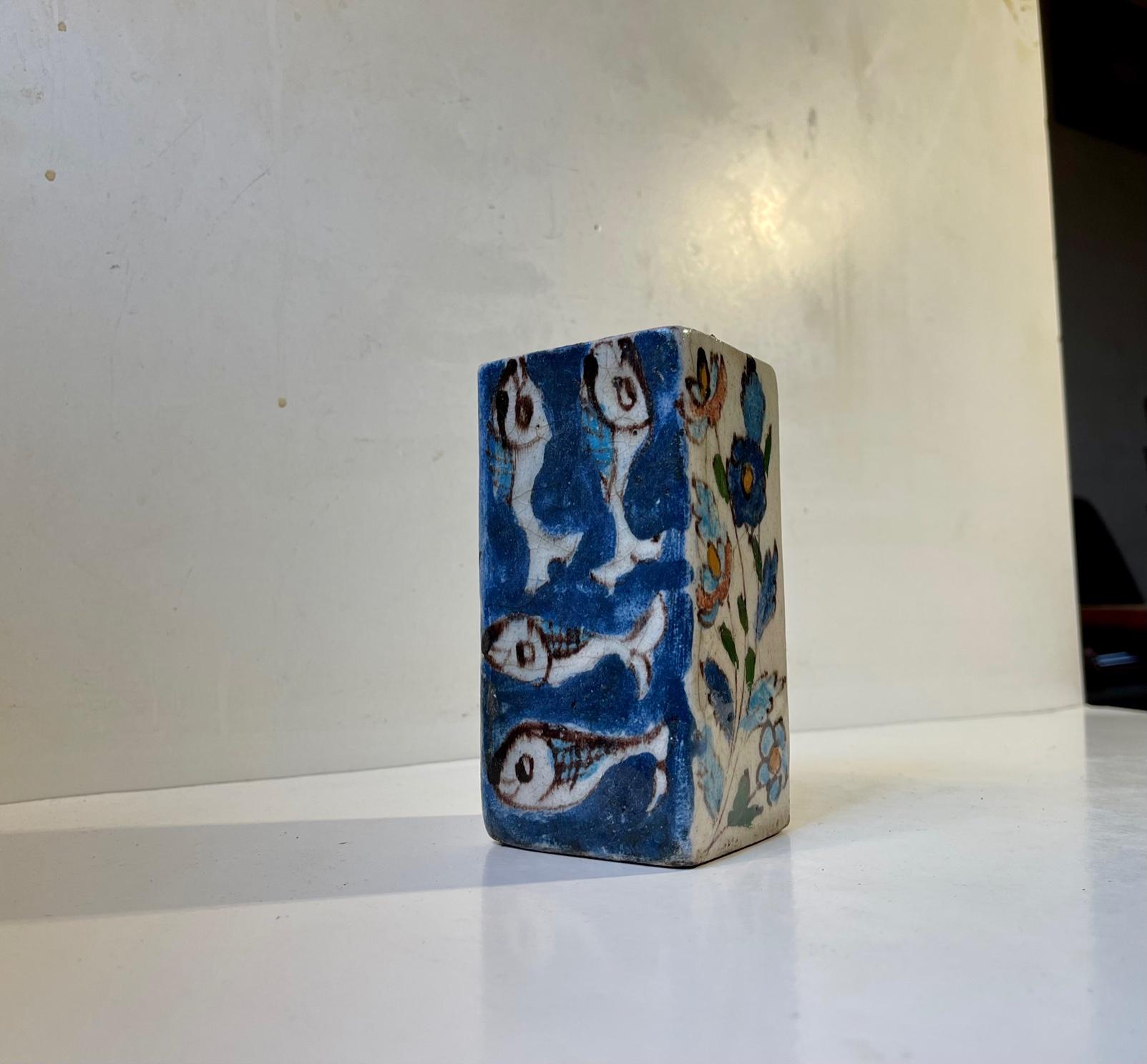 Mid-Century Modern Vase italien naïf en grès émaillé dans le style de Guido Gambone en vente