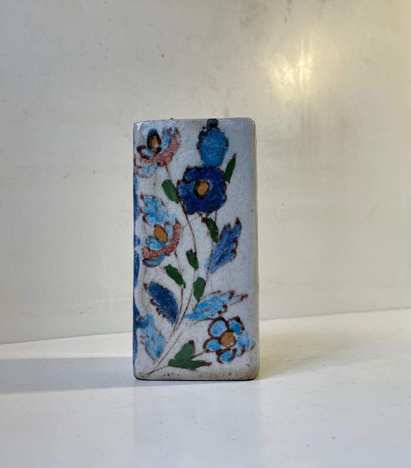 Naive italienische Vase aus glasiertem Steingut im Stil von Guido Gambone (Handbemalt) im Angebot