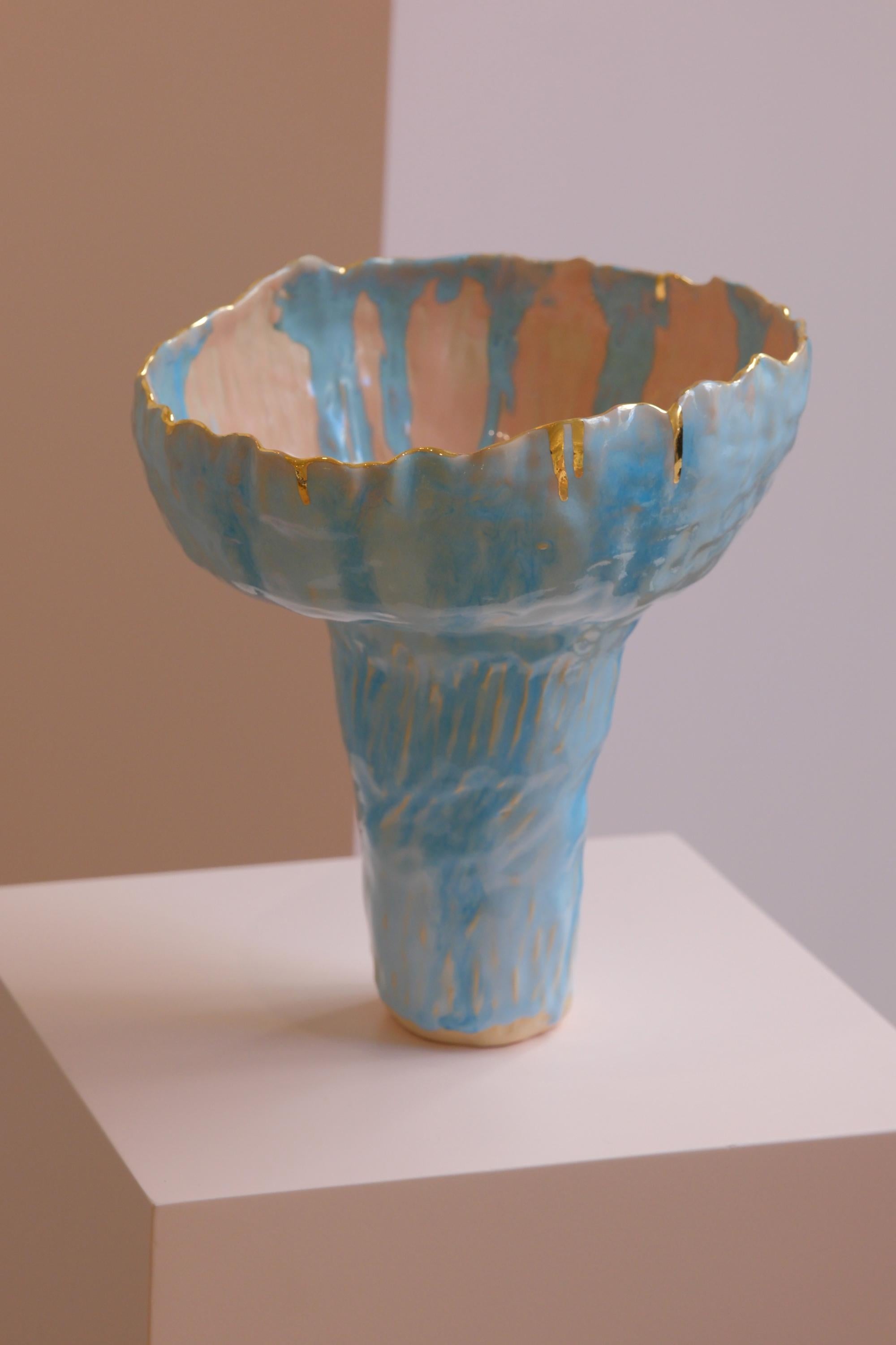 Moderno Vaso Naive in gres blu n. 1 dell'artista-designer Hania Jneid in vendita