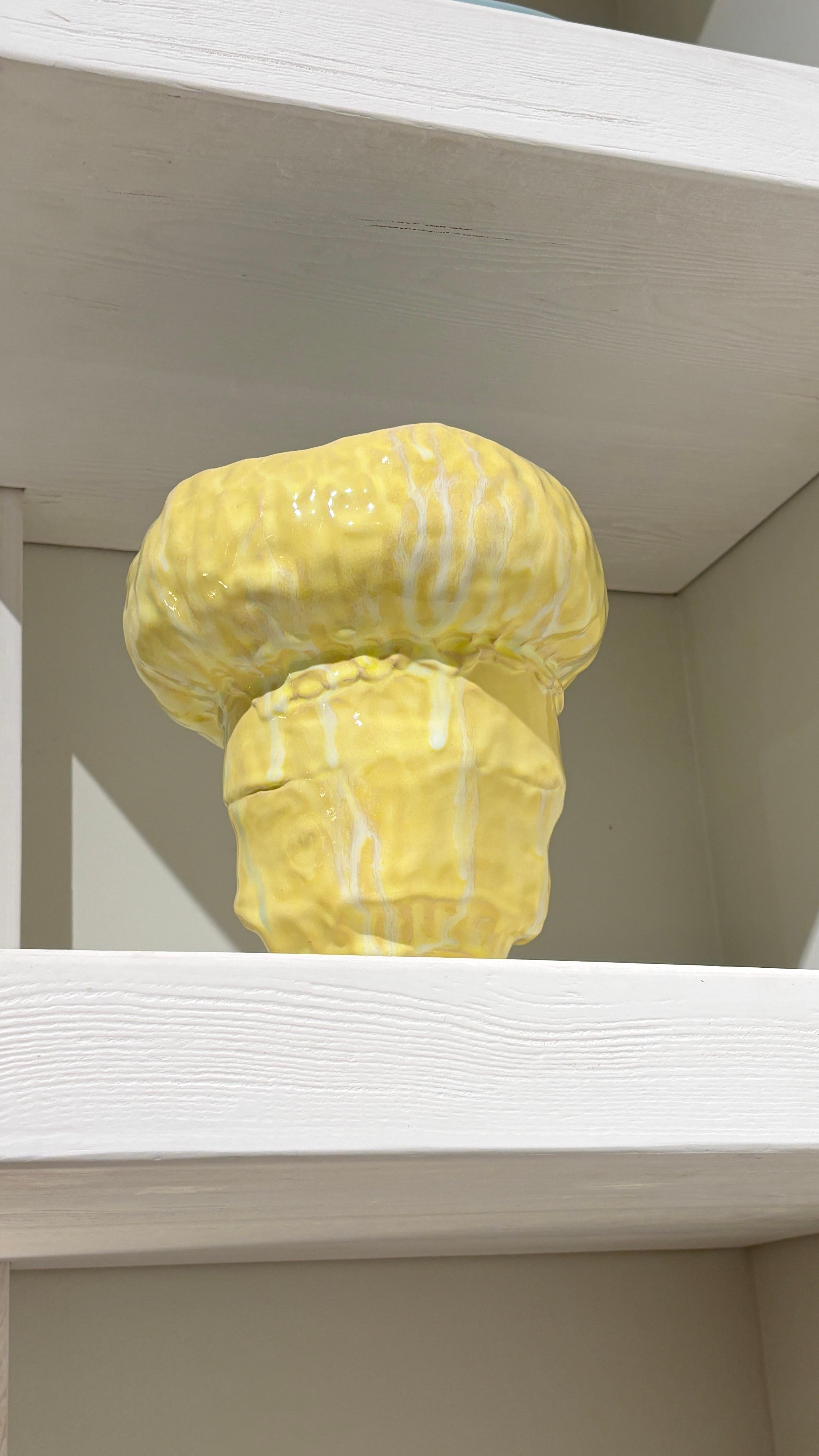XXI secolo e contemporaneo Naive n. 5 con interno giallo e verde  da Hania Jneid in vendita