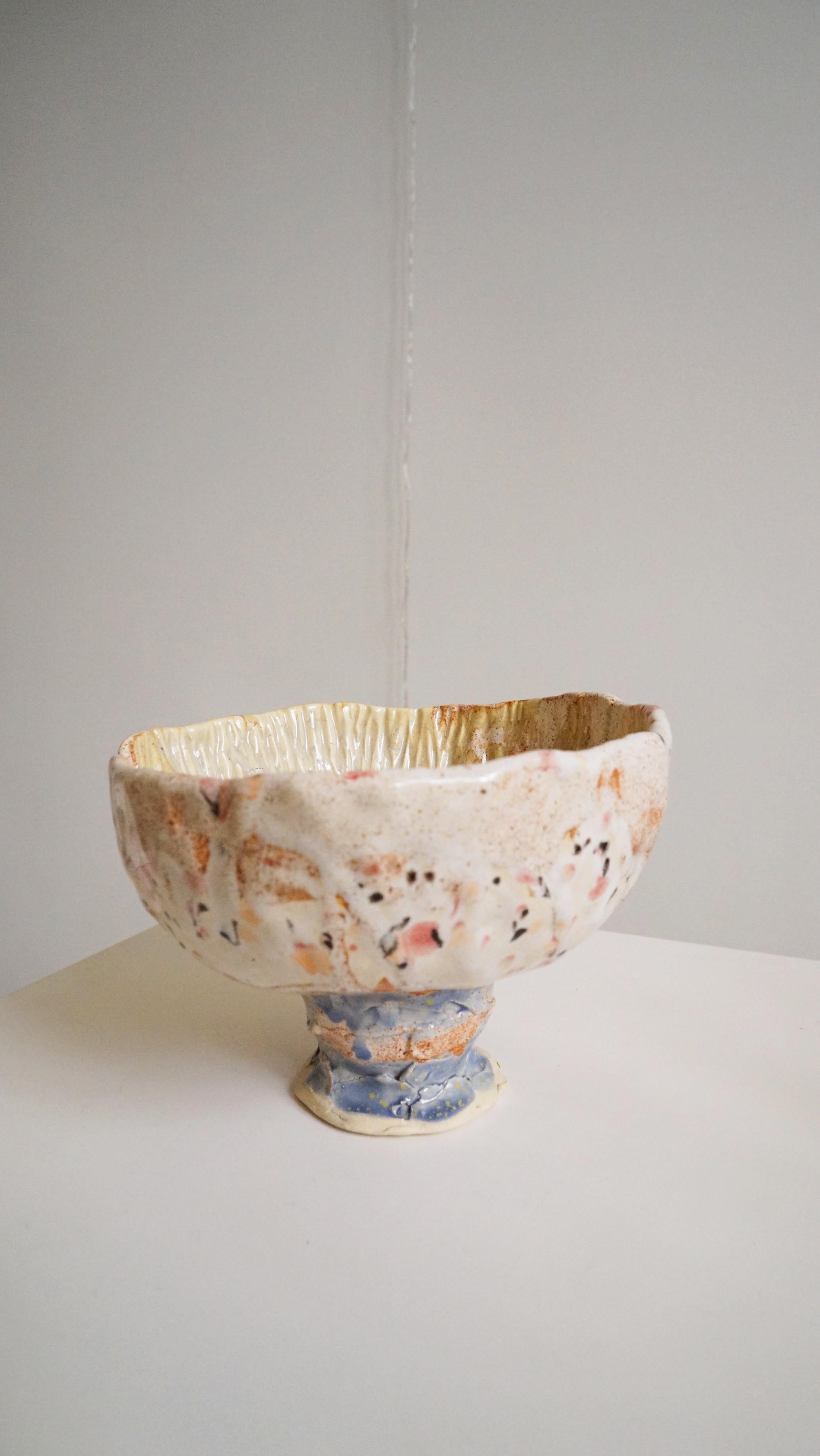 Vaso in gres color terra in stile naif dell'artista e designer Hania Jneid in vendita 4