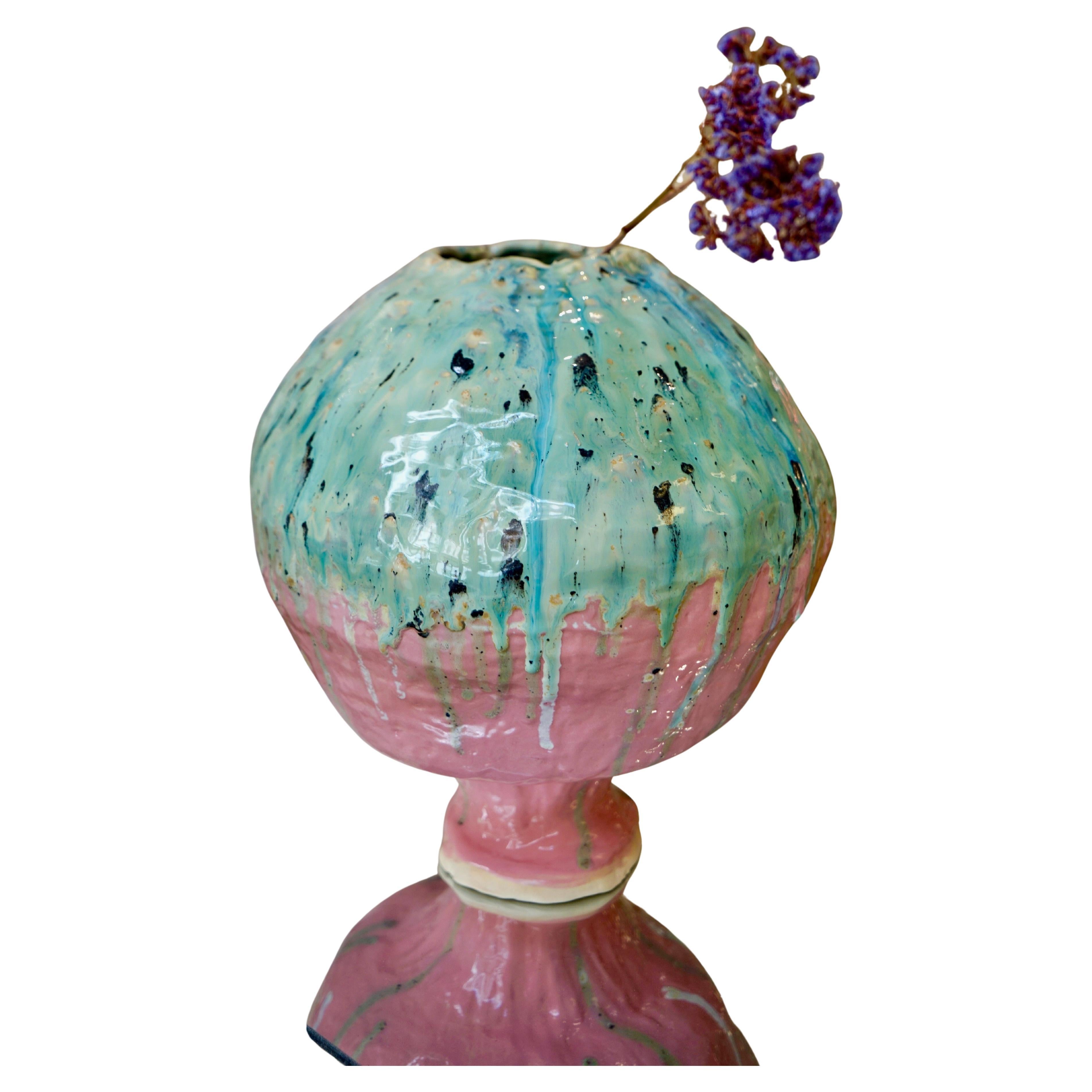 Naive vessel Tierra Nipon in Stoneware by Hania Jneid